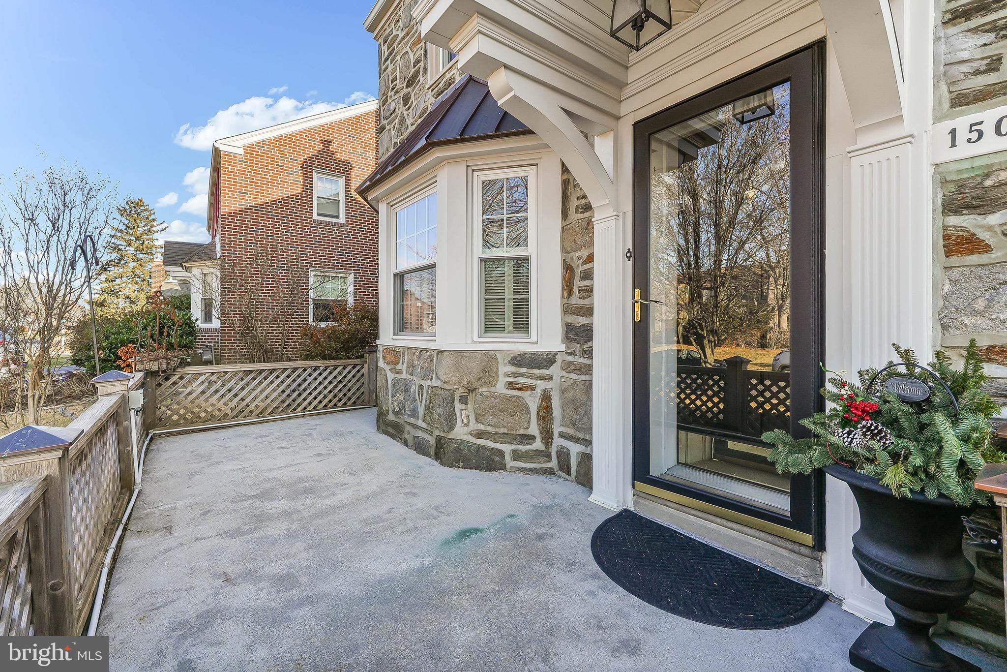 LYNNWOOD - Residential