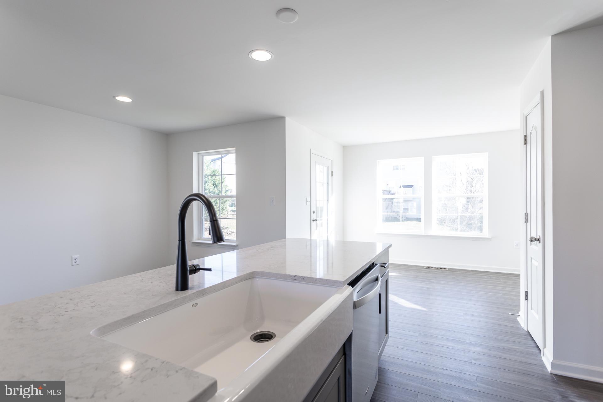 ARCHERS ROCK - Residential