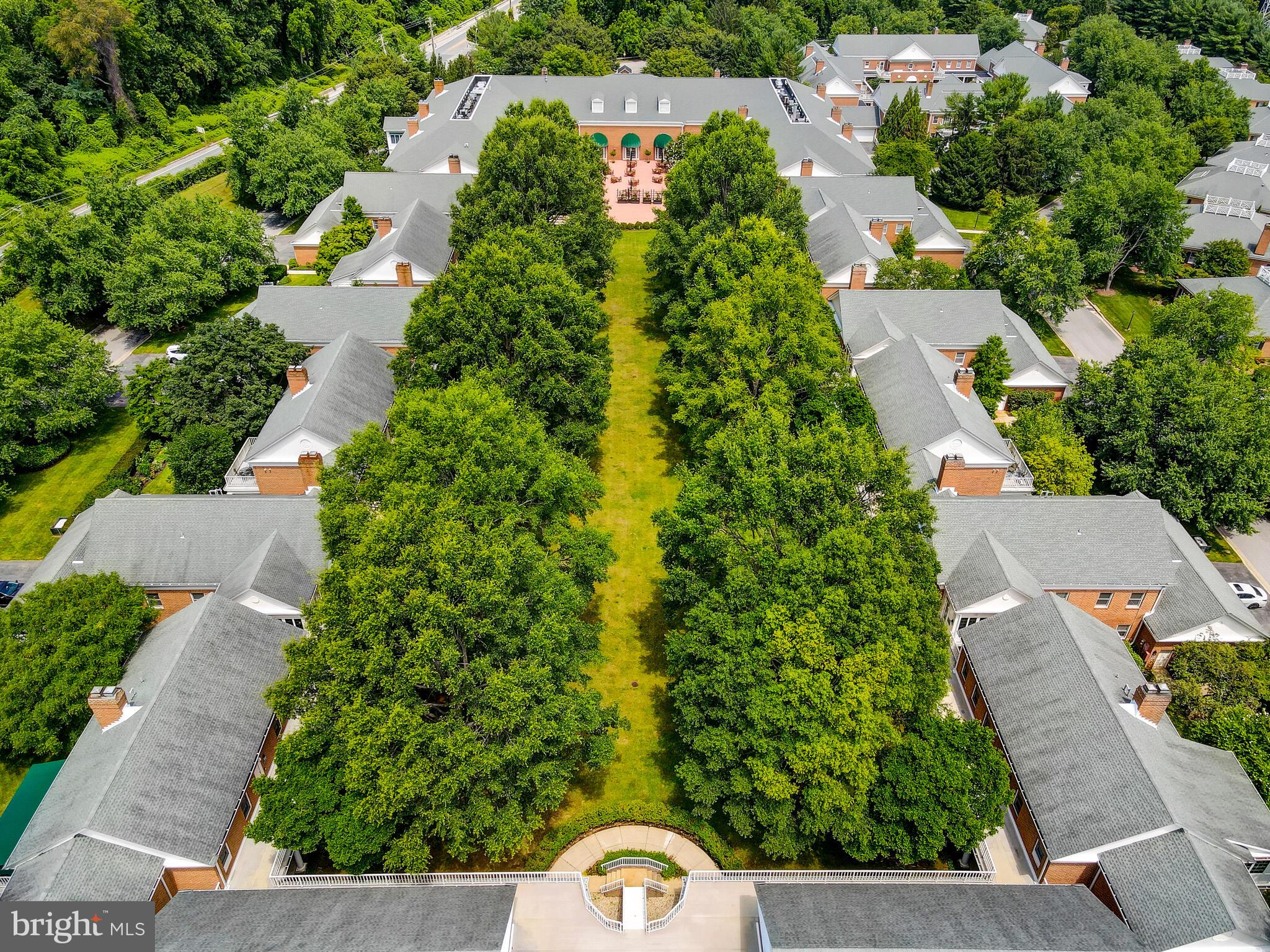 402 BRIGHTWOOD CLUB DRIVE 402