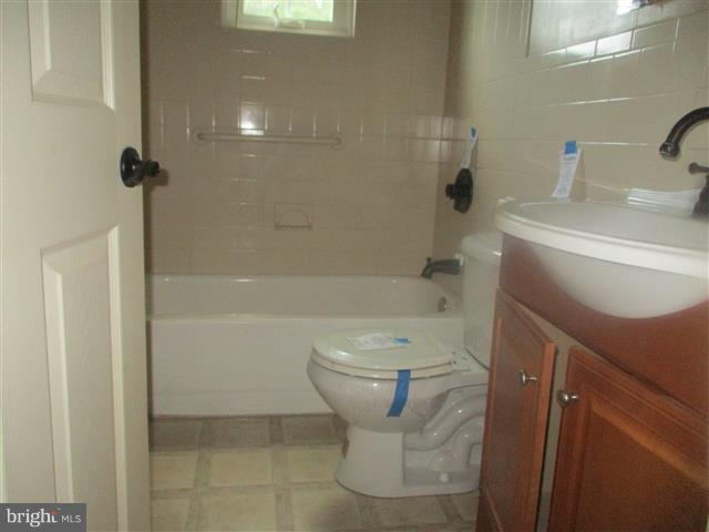 HOLLY NECK - Residential