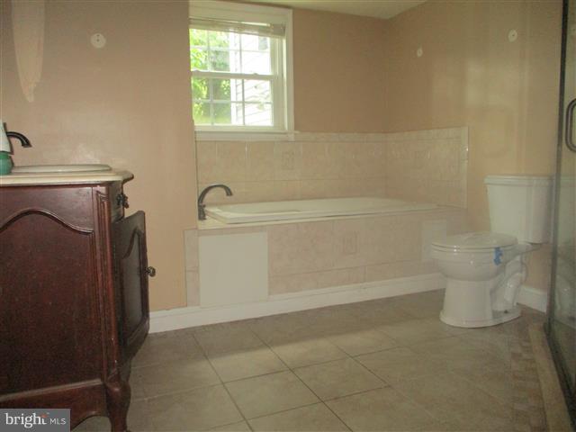 HOLLY NECK - Residential