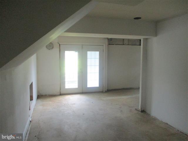 HOLLY NECK - Residential