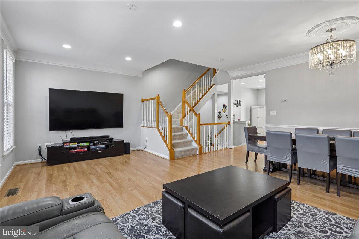 21895 SCHENLEY TERRACE