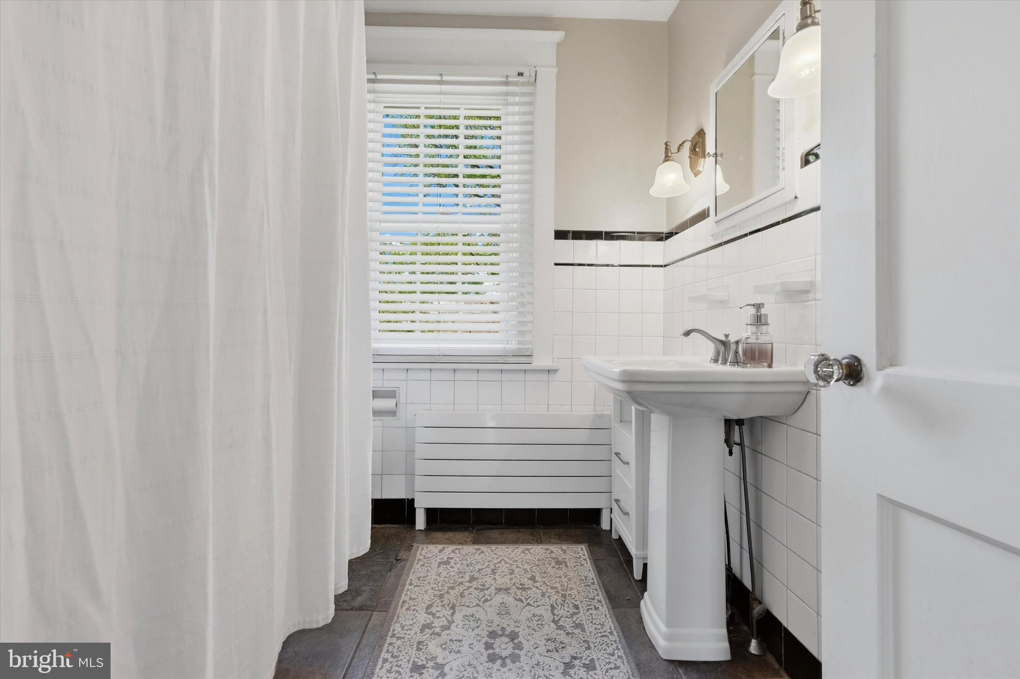JENKINTOWN - Residential