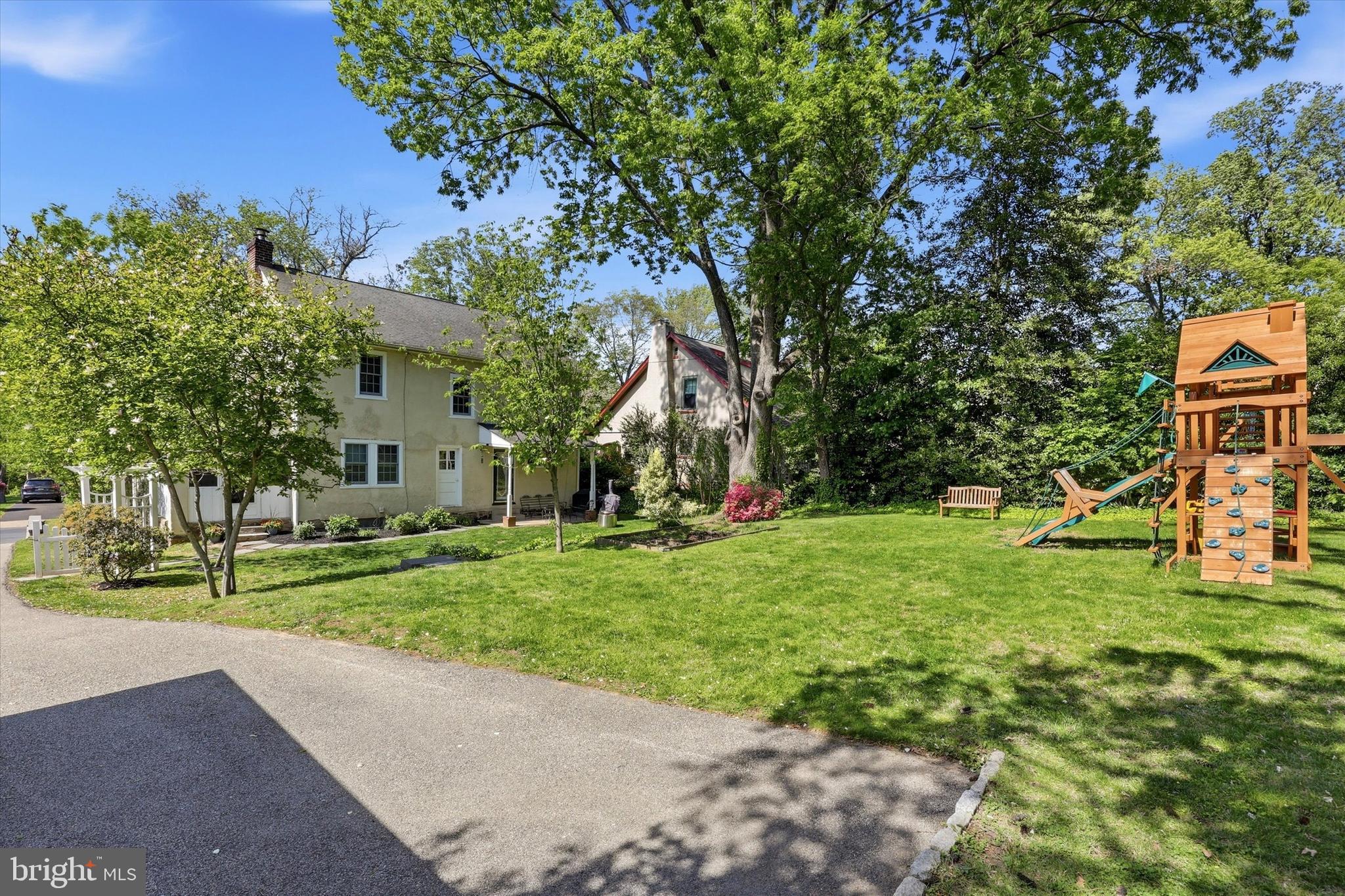JENKINTOWN - Residential