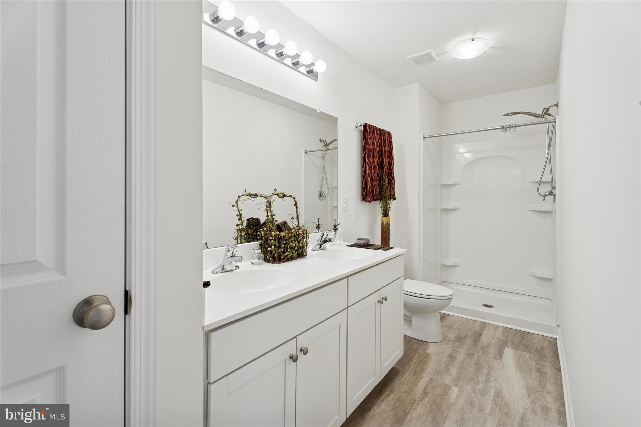 ARBOR KNOLL - Residential