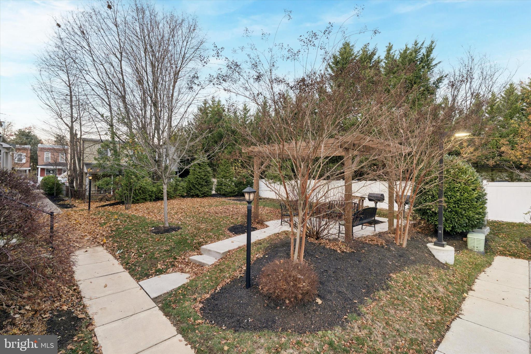 ARBOR KNOLL - Residential