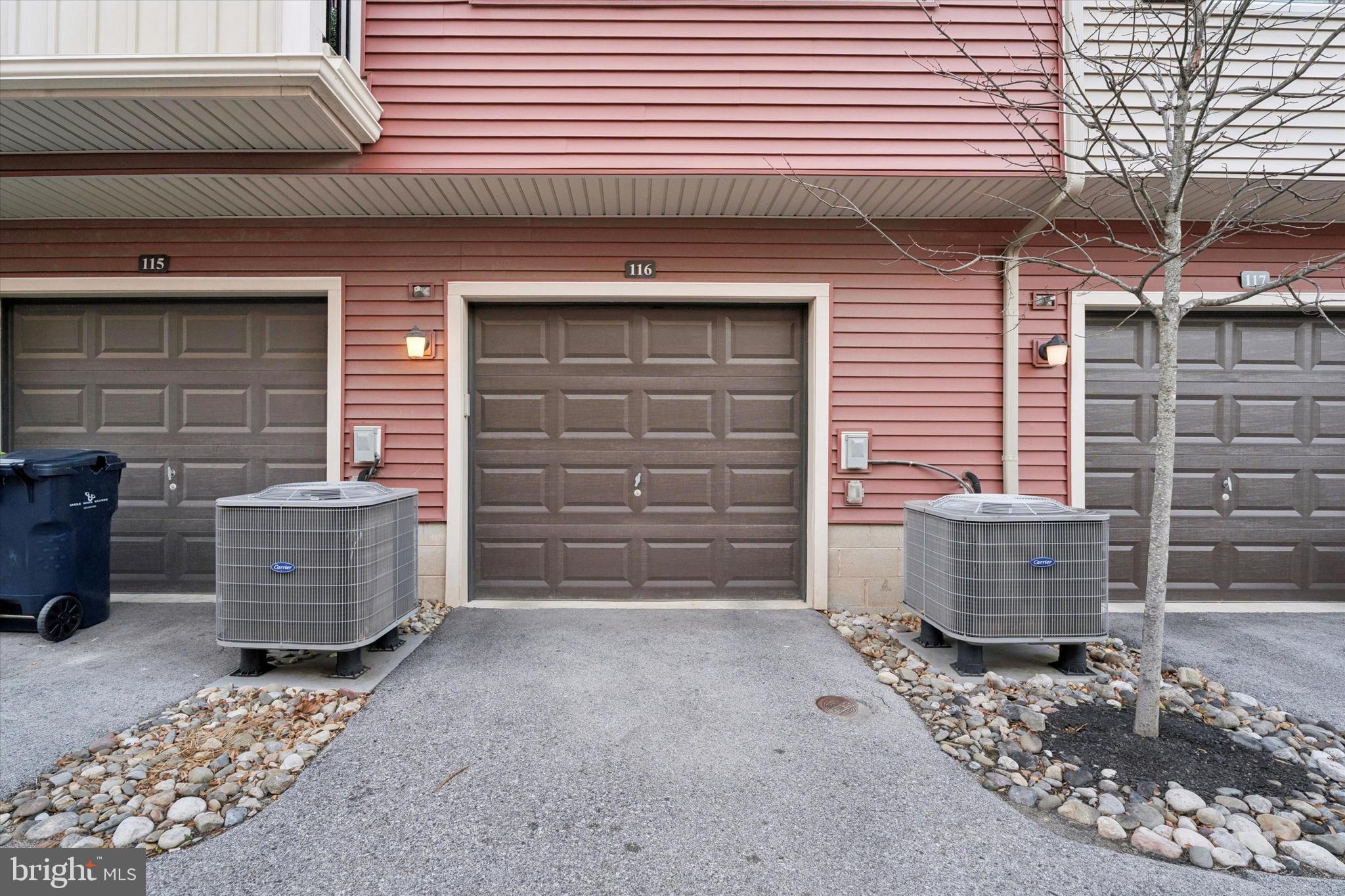 ARBOR KNOLL - Residential