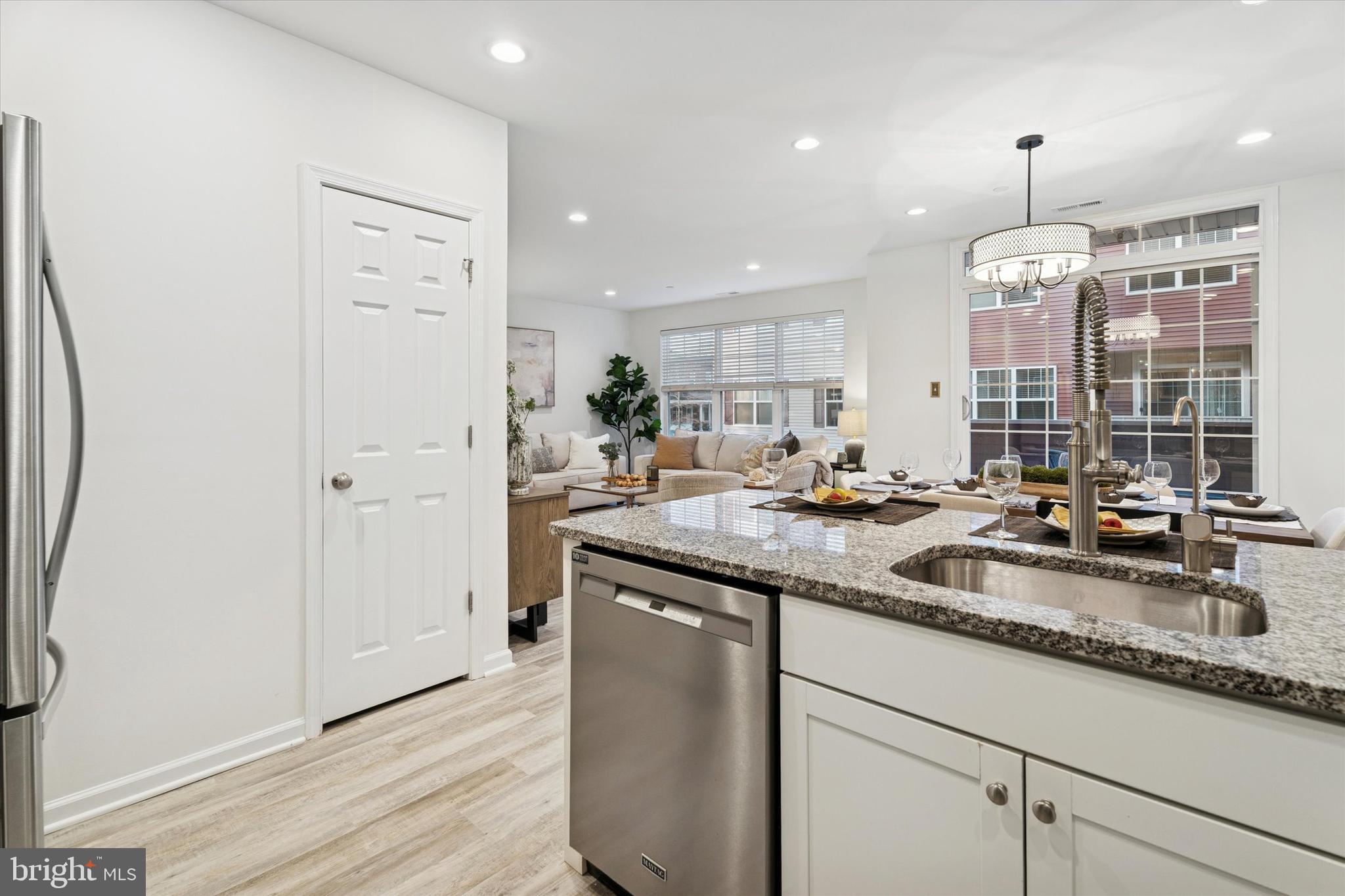 ARBOR KNOLL - Residential