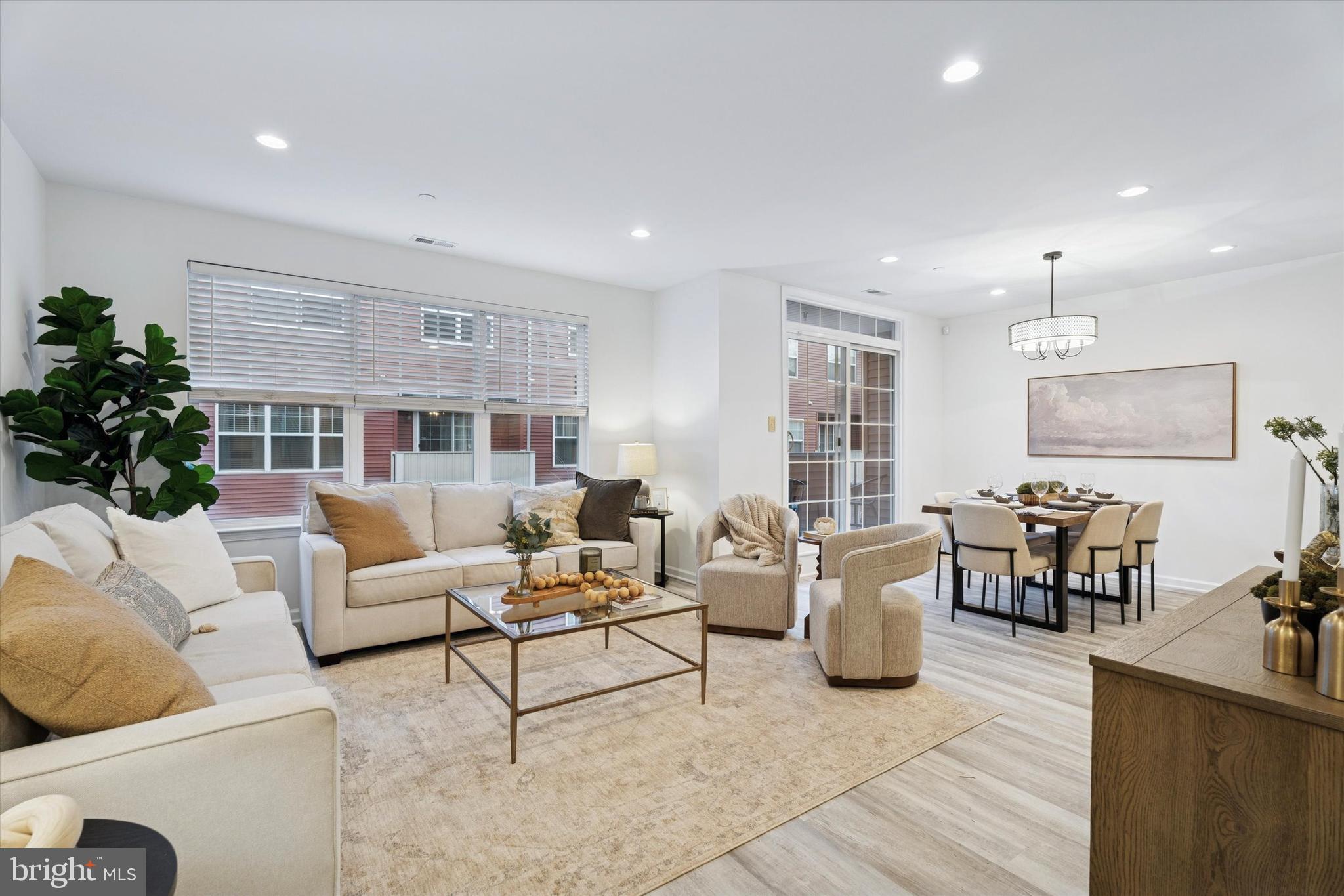 ARBOR KNOLL - Residential