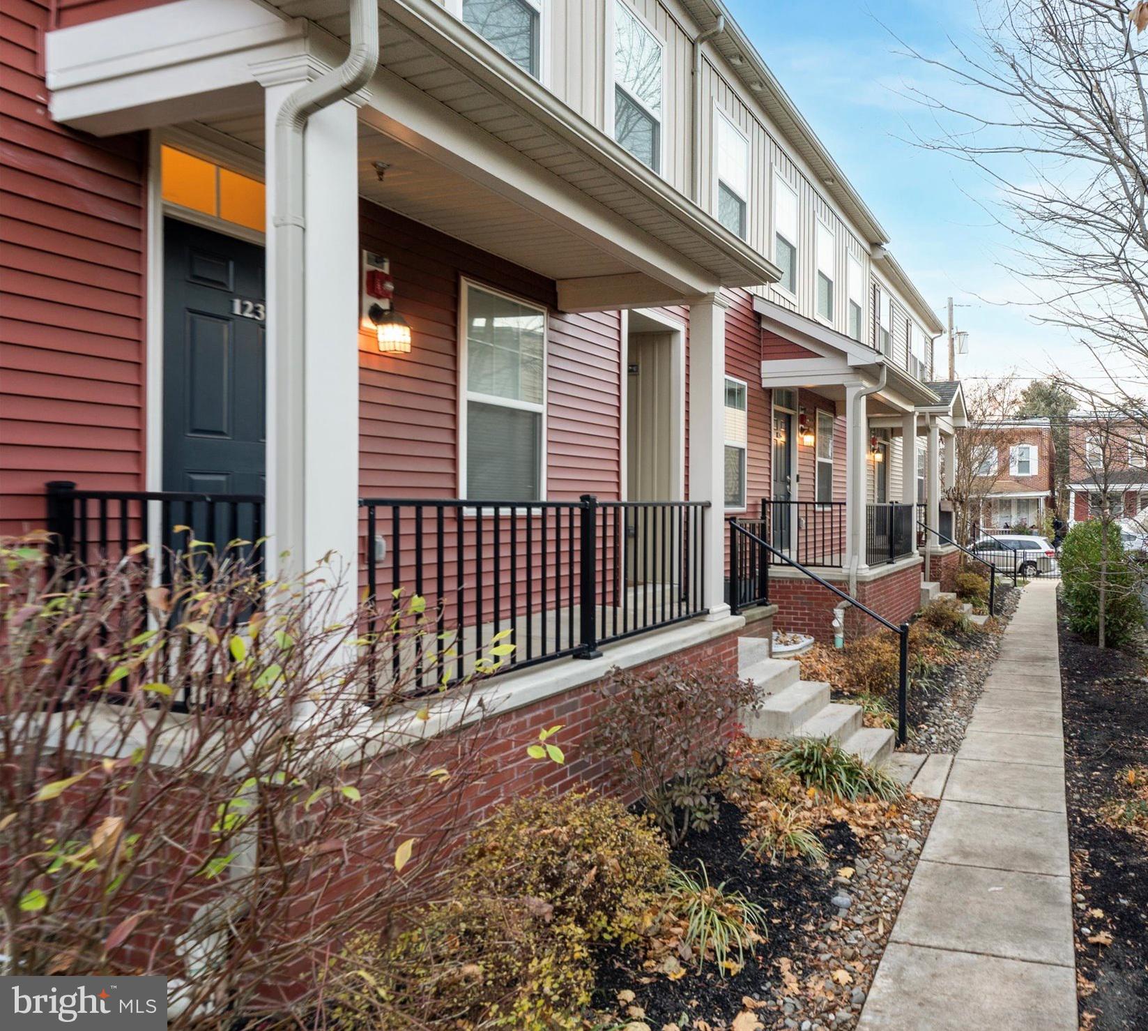 ARBOR KNOLL - Residential