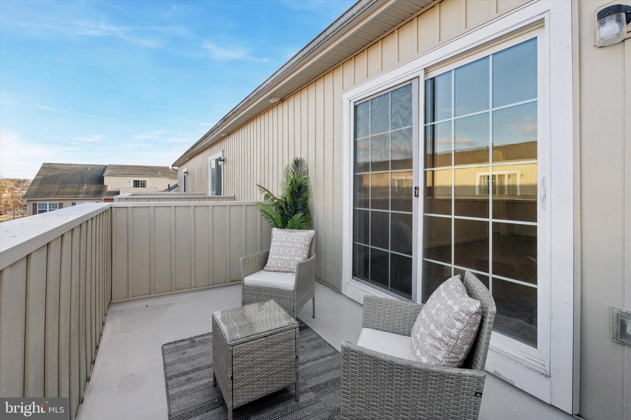 ARBOR KNOLL - Residential