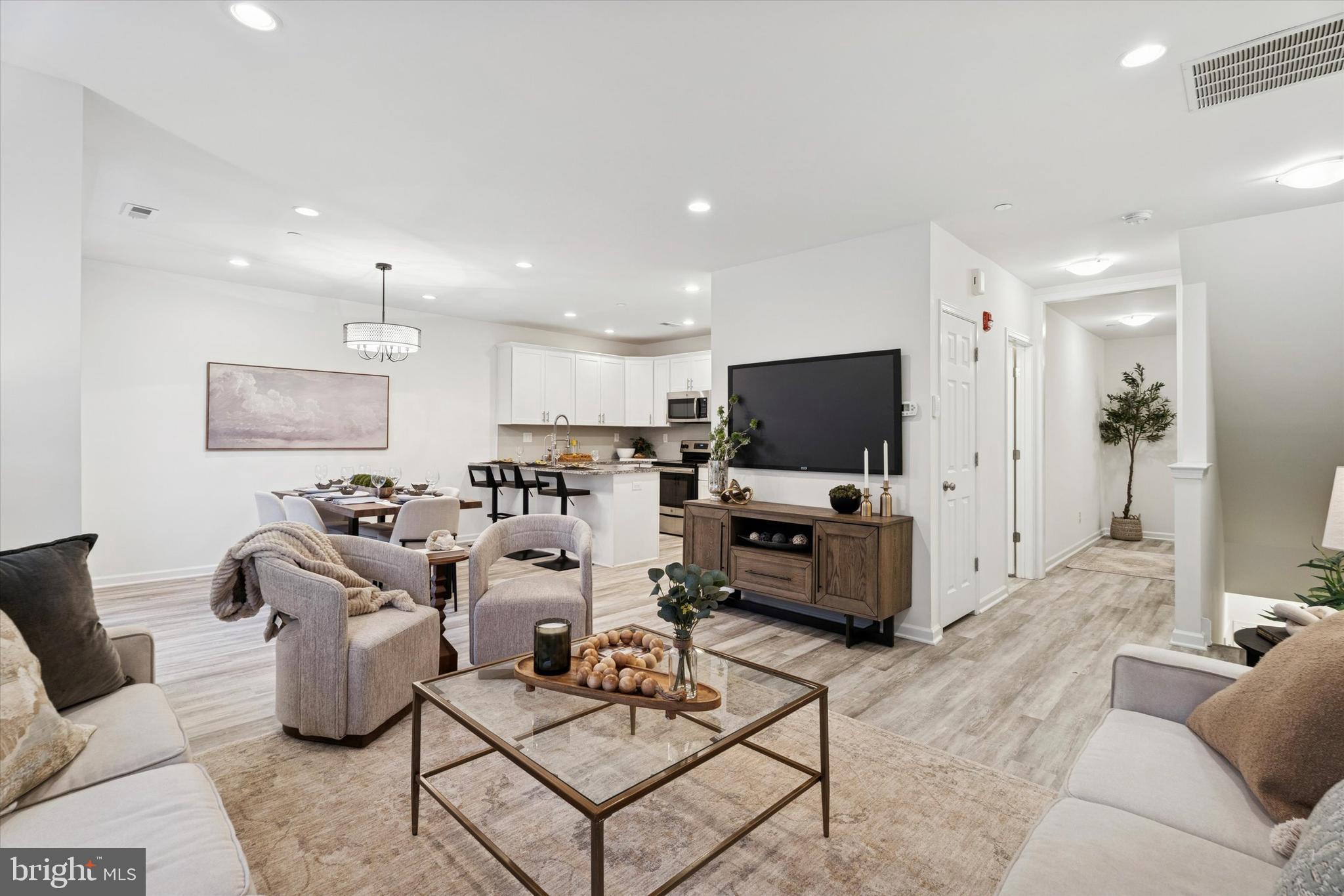 ARBOR KNOLL - Residential