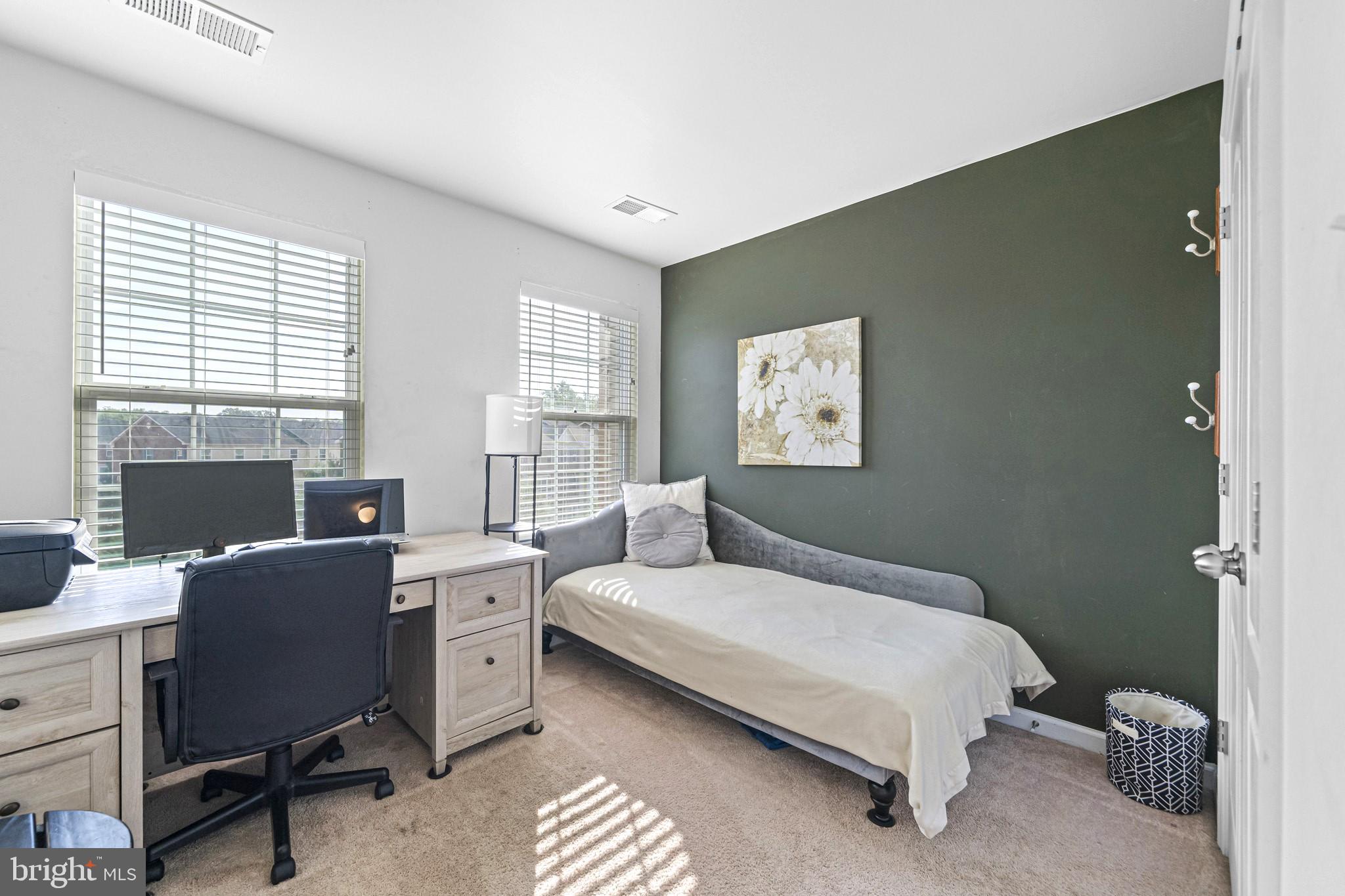 CHELSEA MANOR - Residential