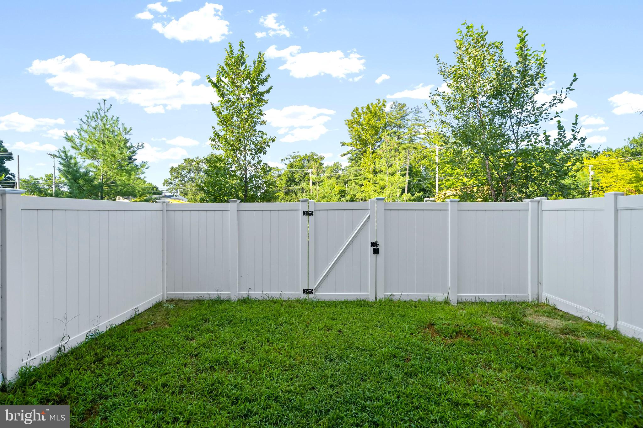 CHELSEA MANOR - Residential