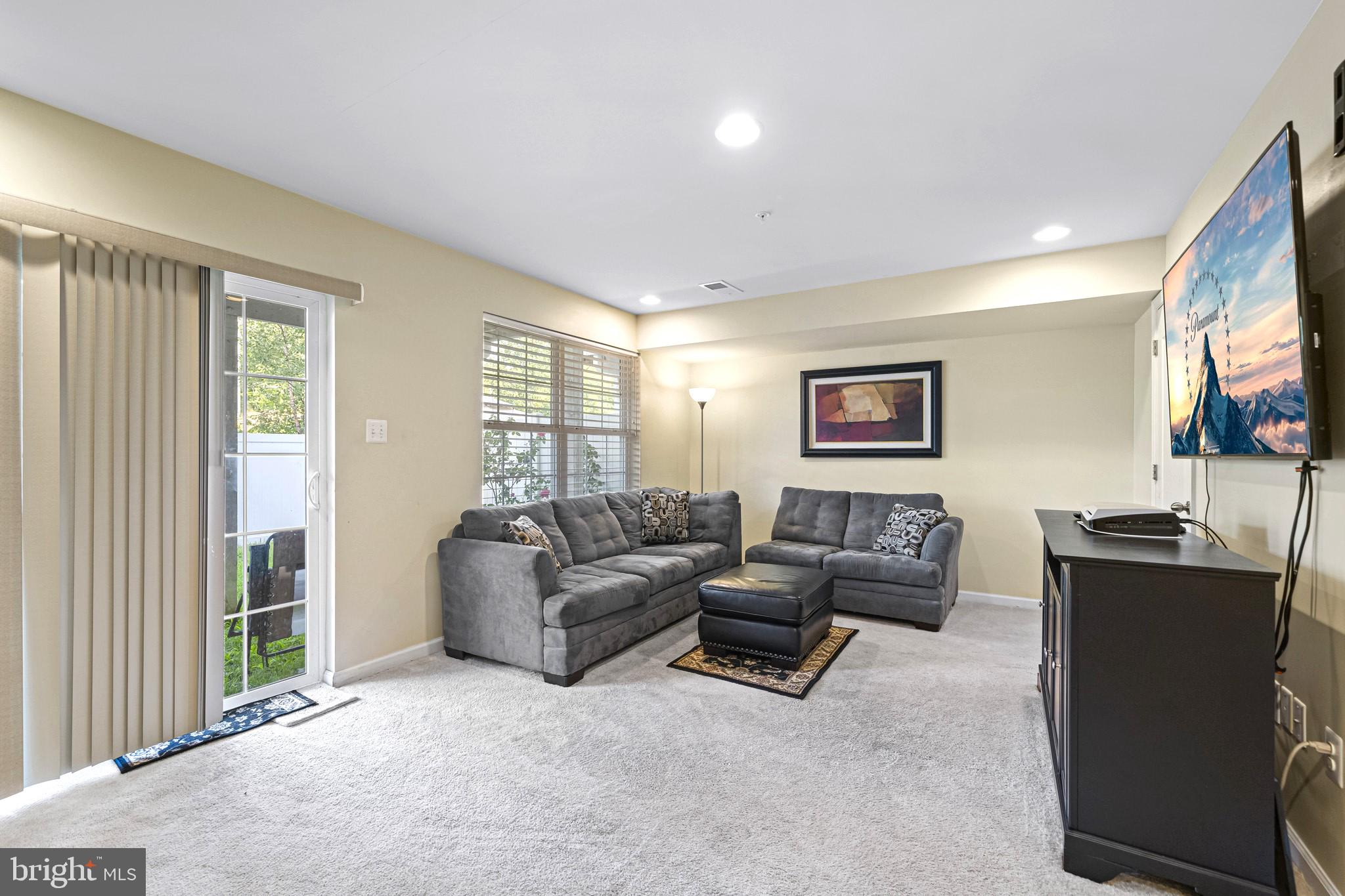 CHELSEA MANOR - Residential