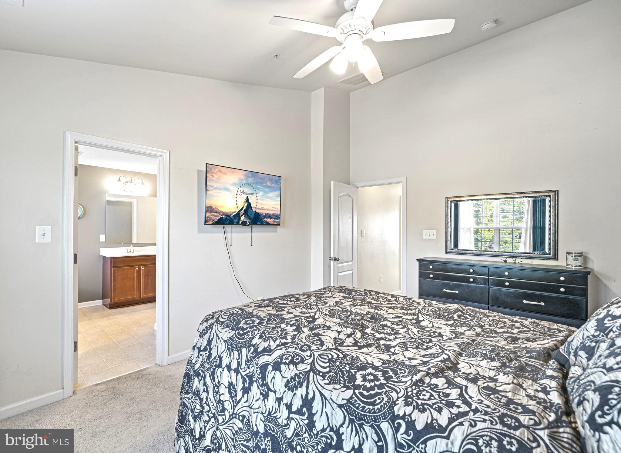 CHELSEA MANOR - Residential