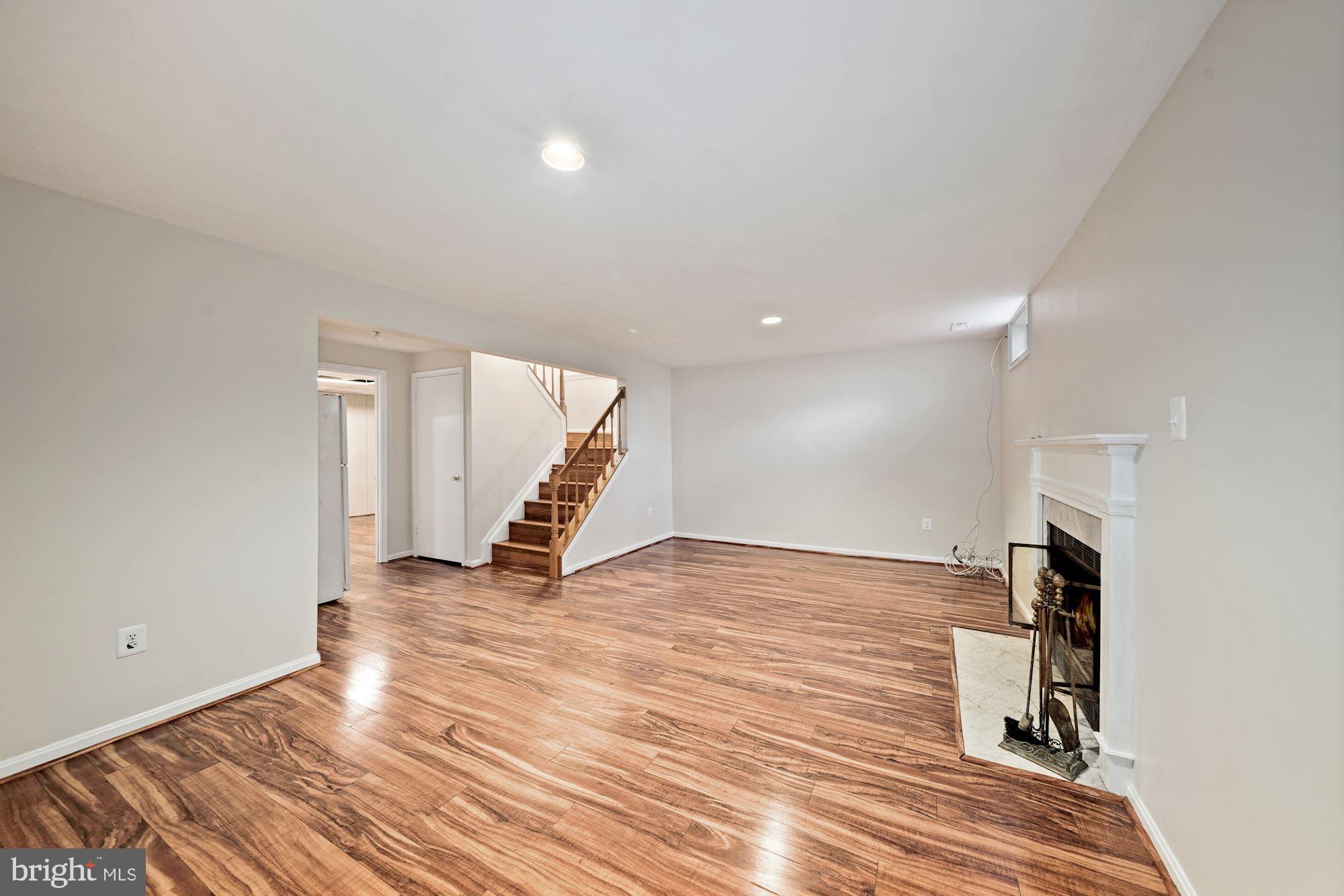 LONGMEAD - Residential Lease