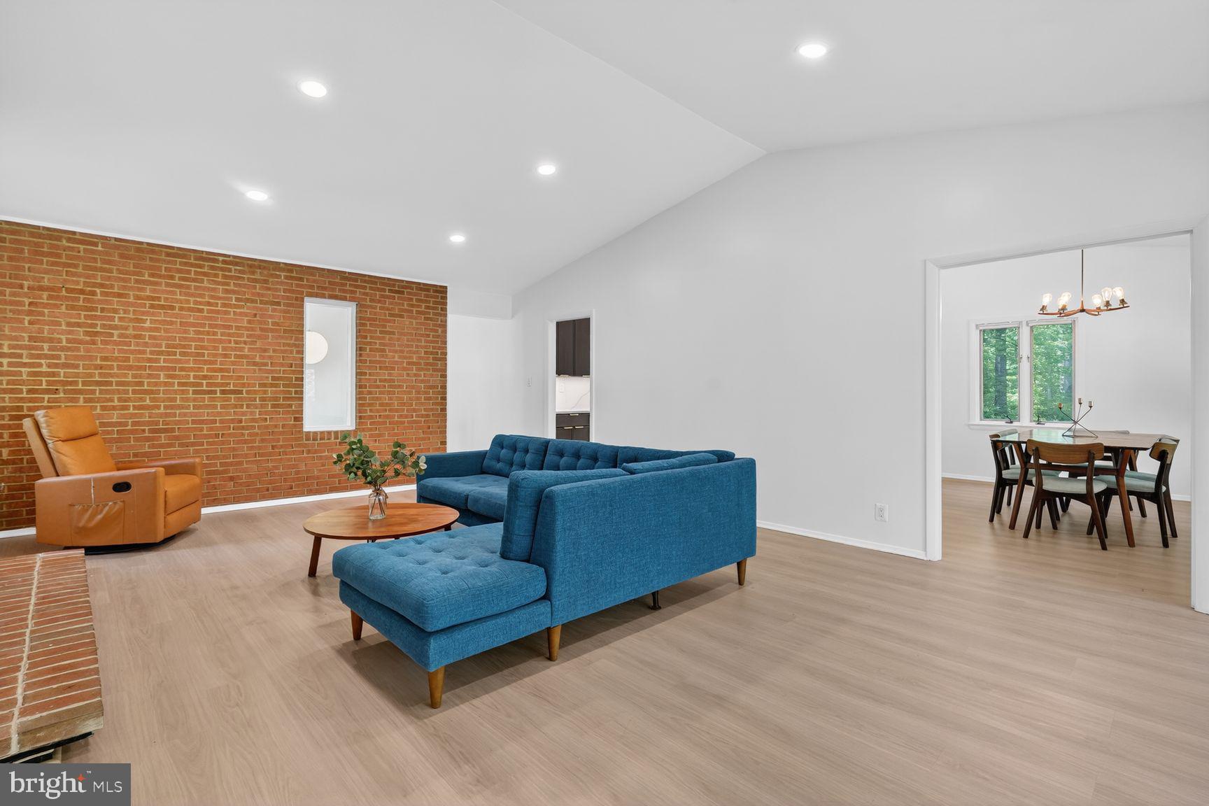 RESTON - Residential