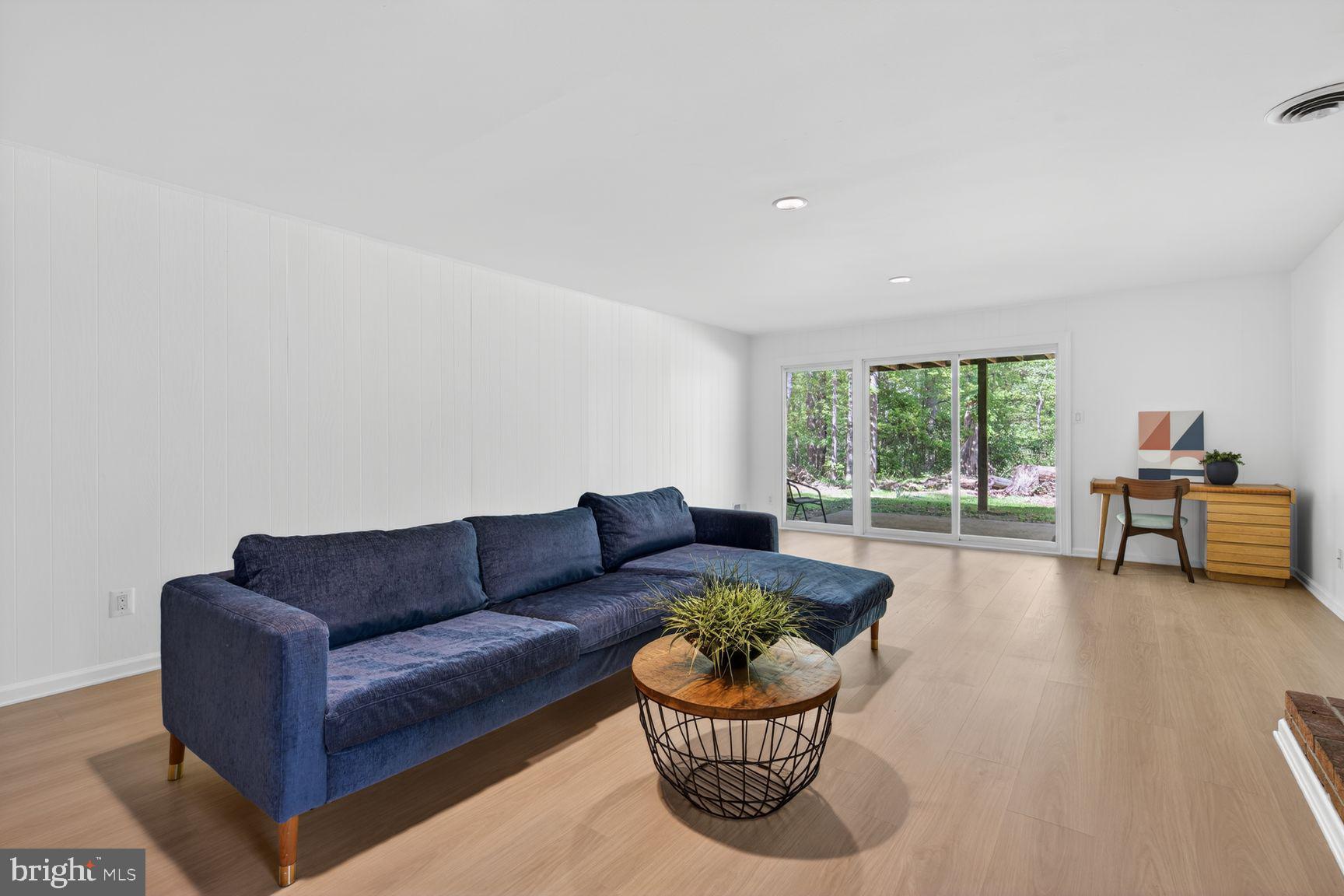 RESTON - Residential