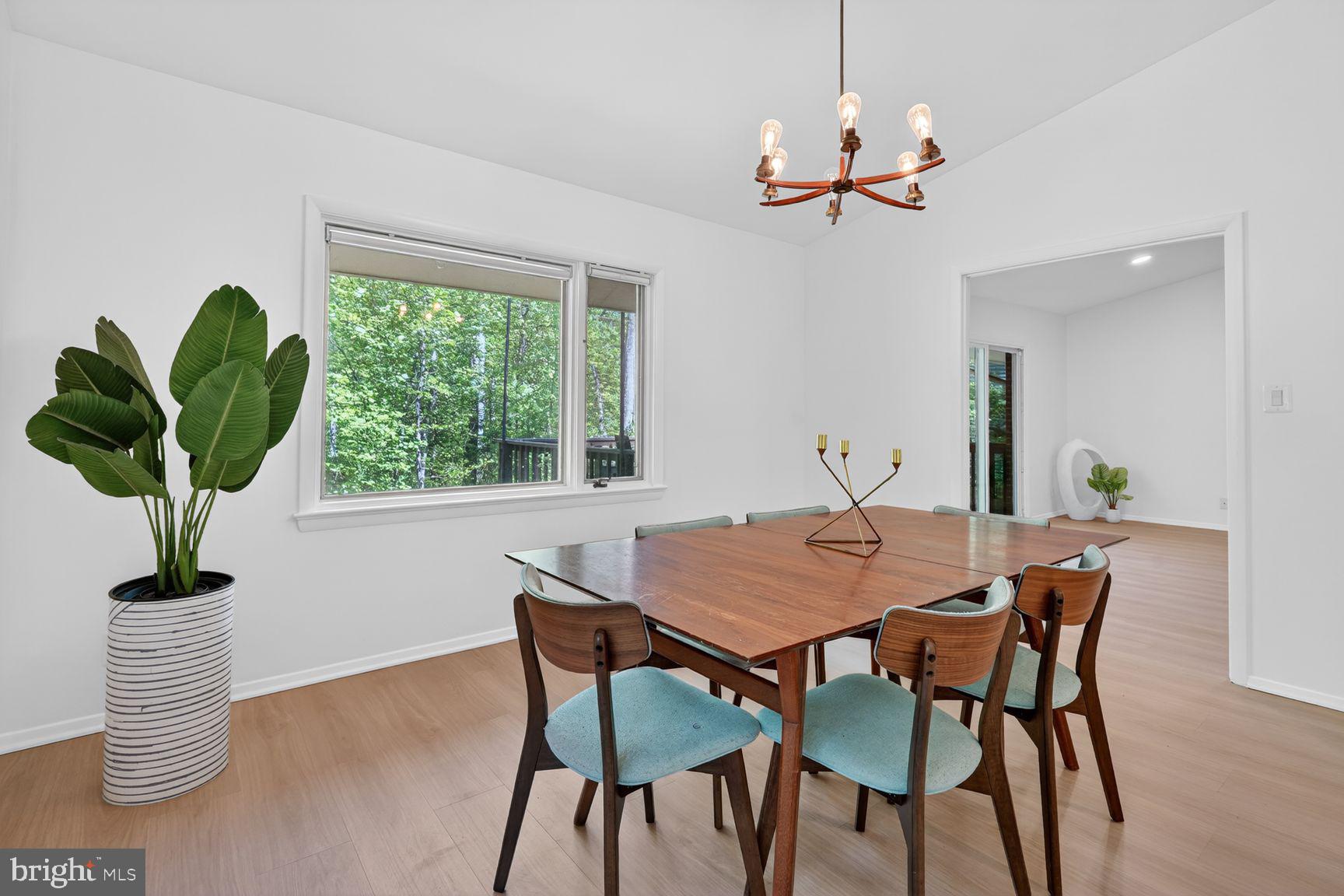 RESTON - Residential