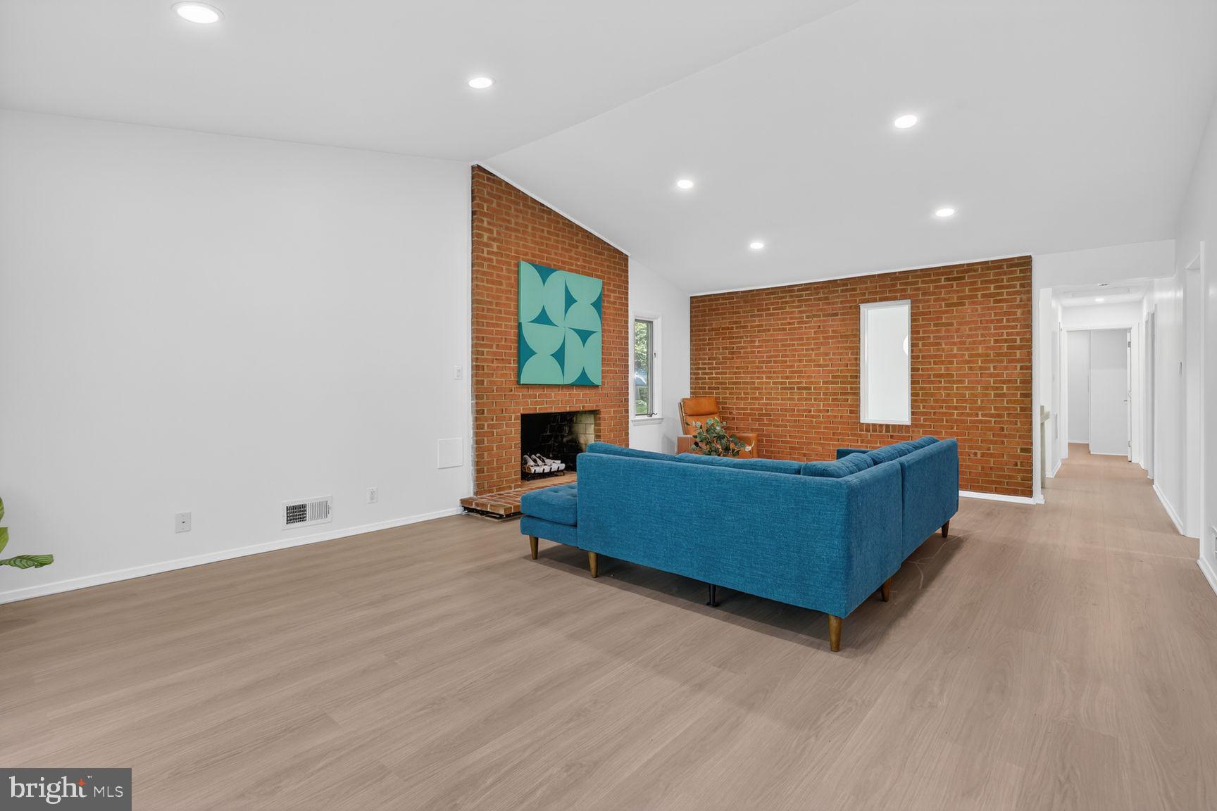 RESTON - Residential