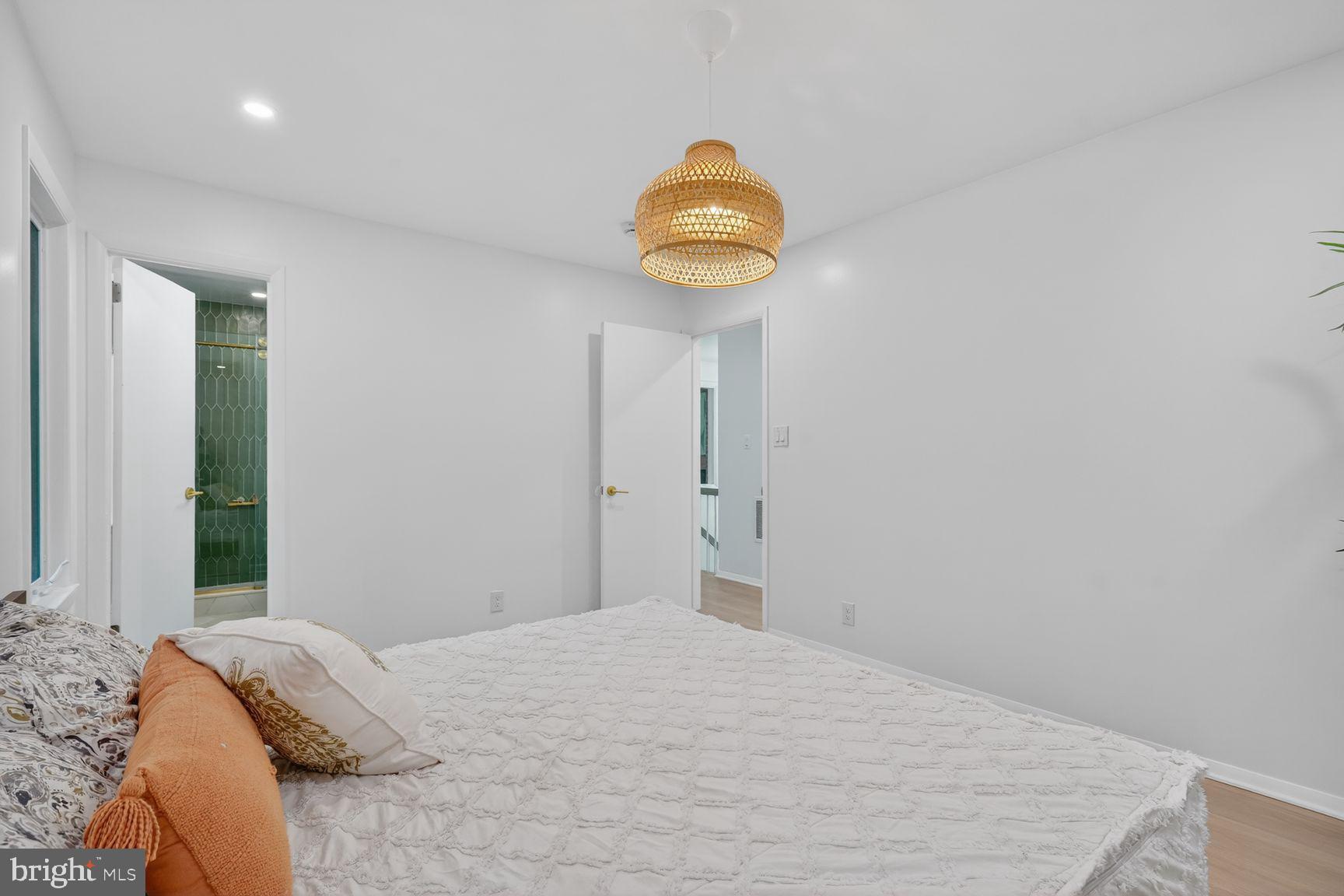 RESTON - Residential