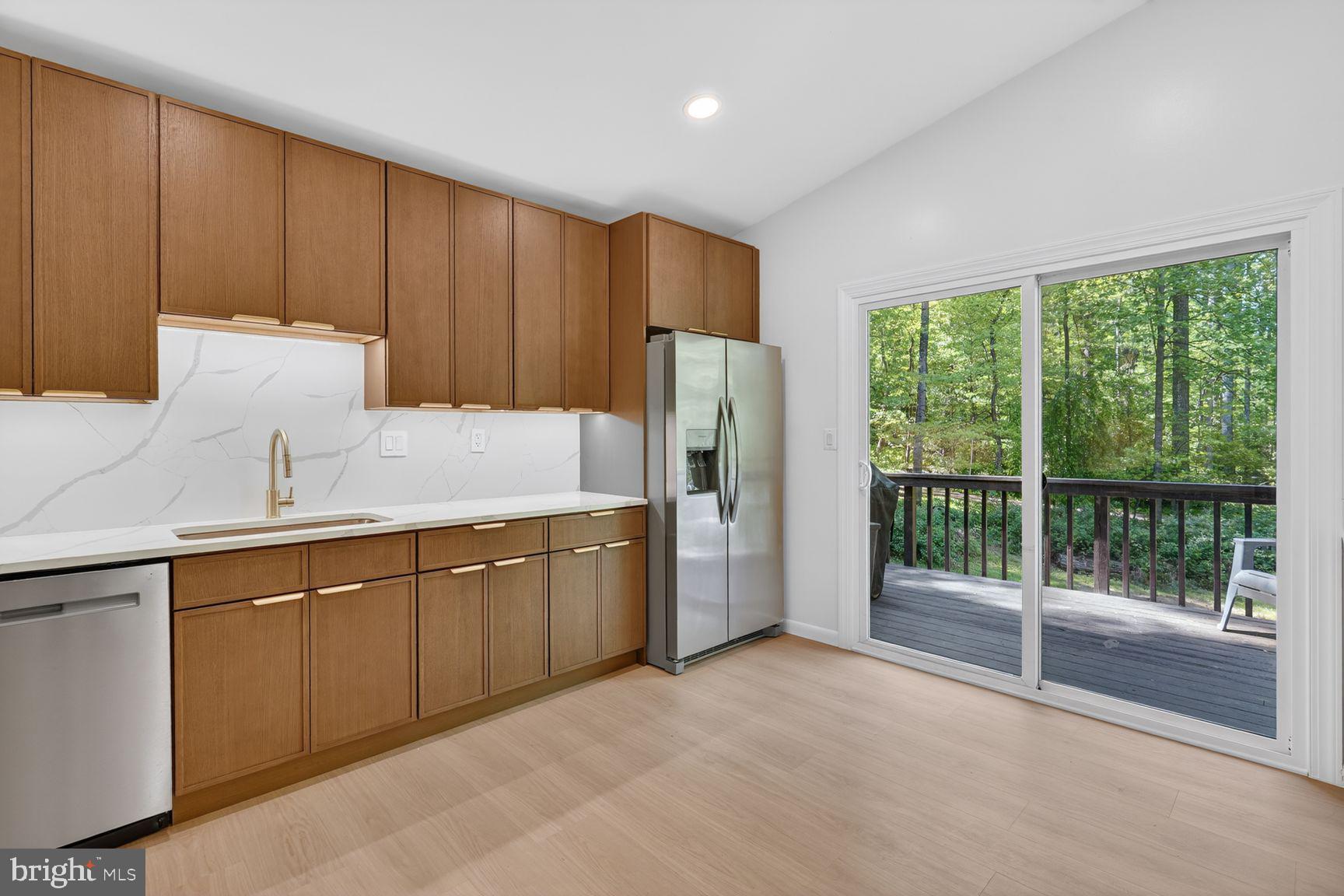 RESTON - Residential