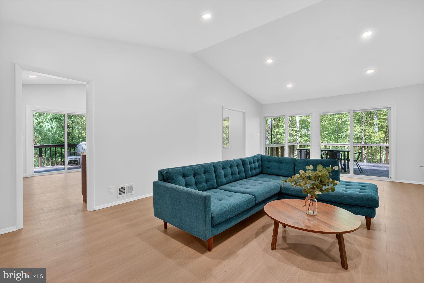 RESTON - Residential