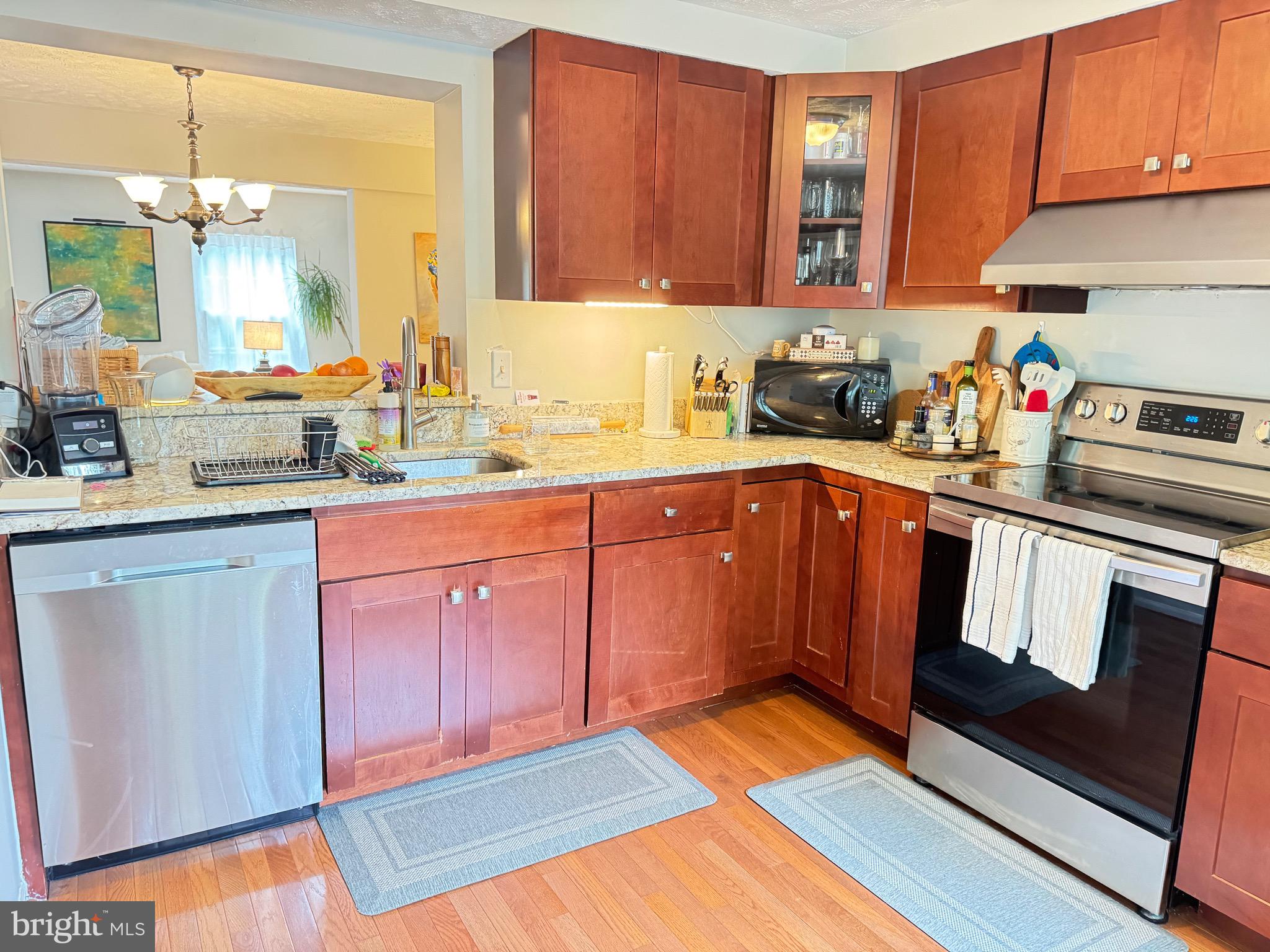 RESTON - Residential Lease