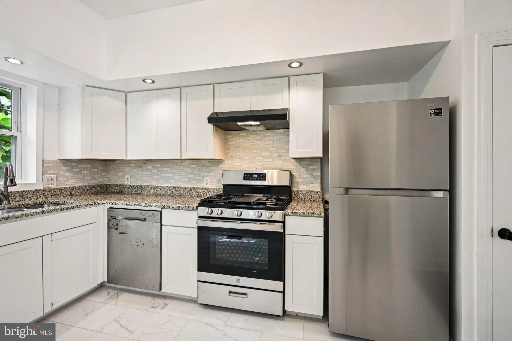 Philadelphia, Pennsylvania 19146, United States, 3 Bedrooms Bedrooms, ,2 BathroomsBathrooms,Residential,Pending,193109