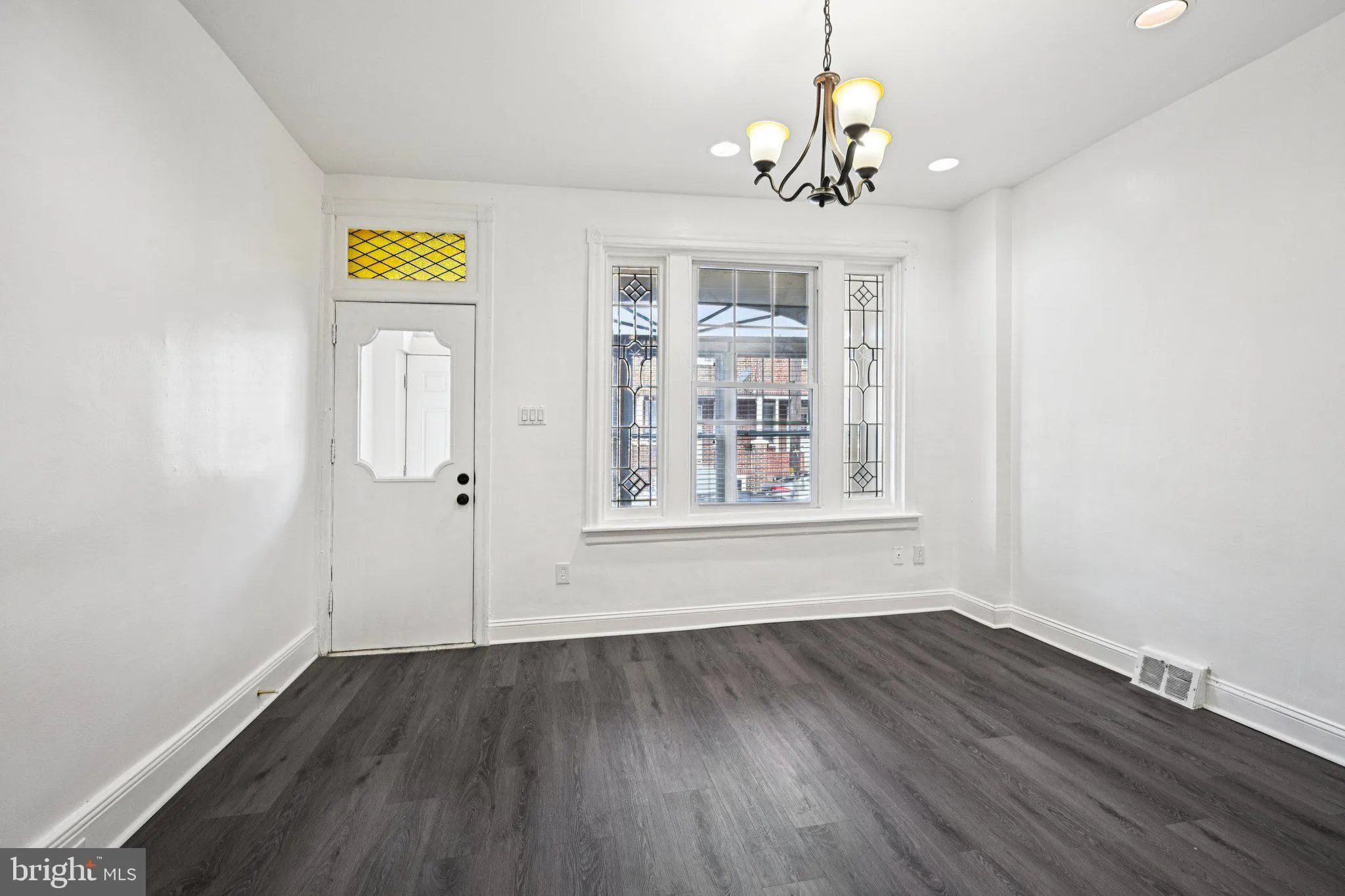 Philadelphia, Pennsylvania 19146, United States, 3 Bedrooms Bedrooms, ,2 BathroomsBathrooms,Residential,Pending,193109