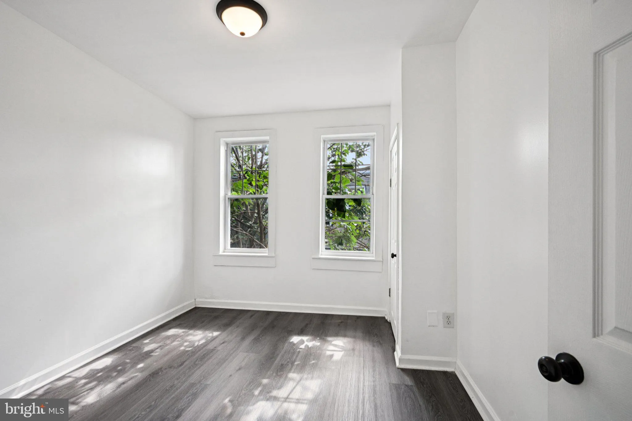 Philadelphia, Pennsylvania 19146, United States, 3 Bedrooms Bedrooms, ,2 BathroomsBathrooms,Residential,Pending,193109