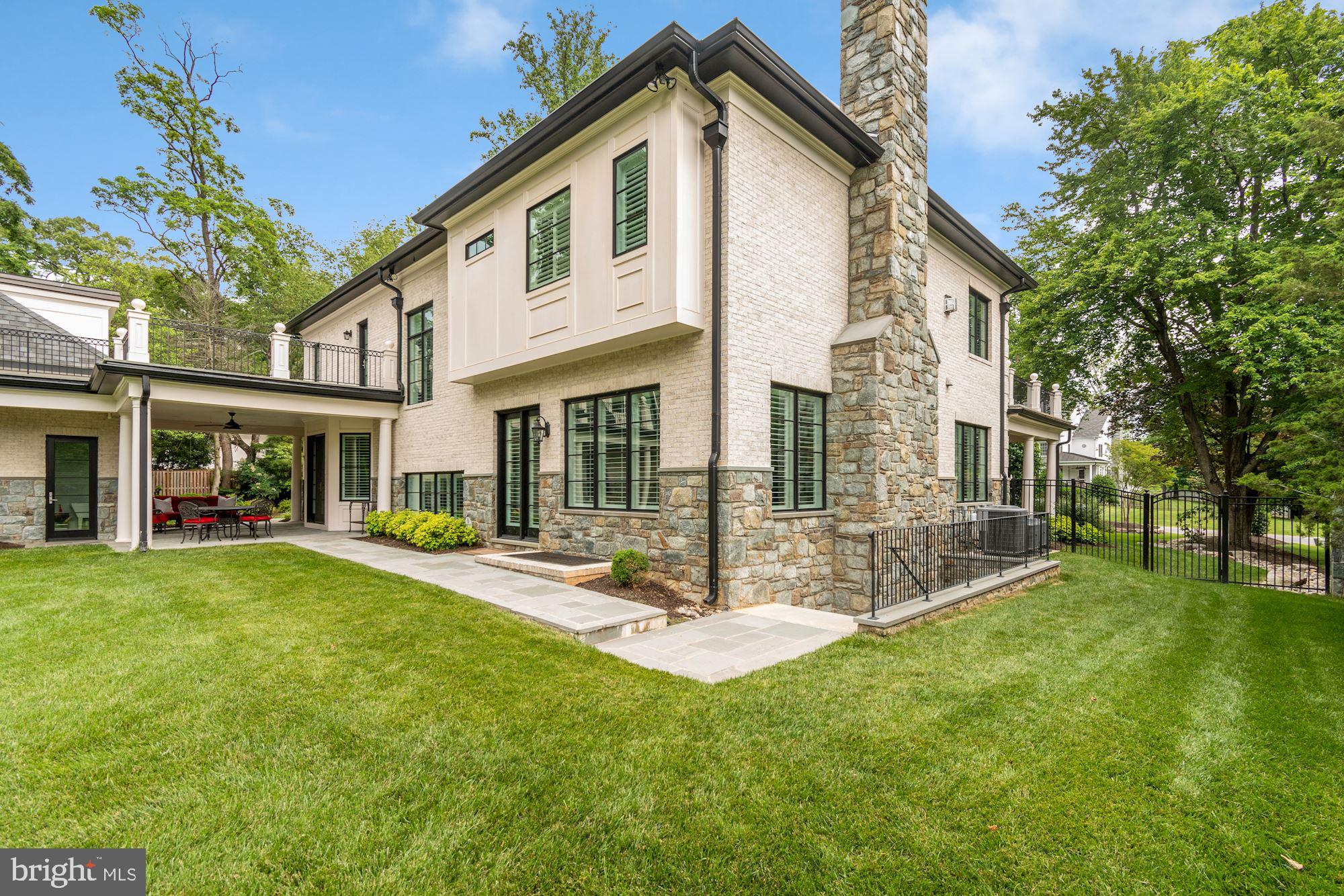 WOODHAVEN - Residential