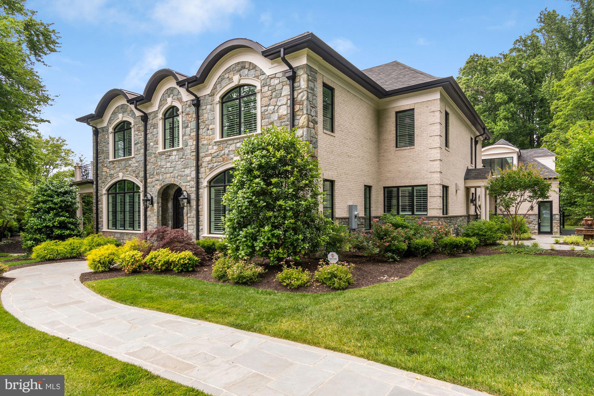 WOODHAVEN - Residential