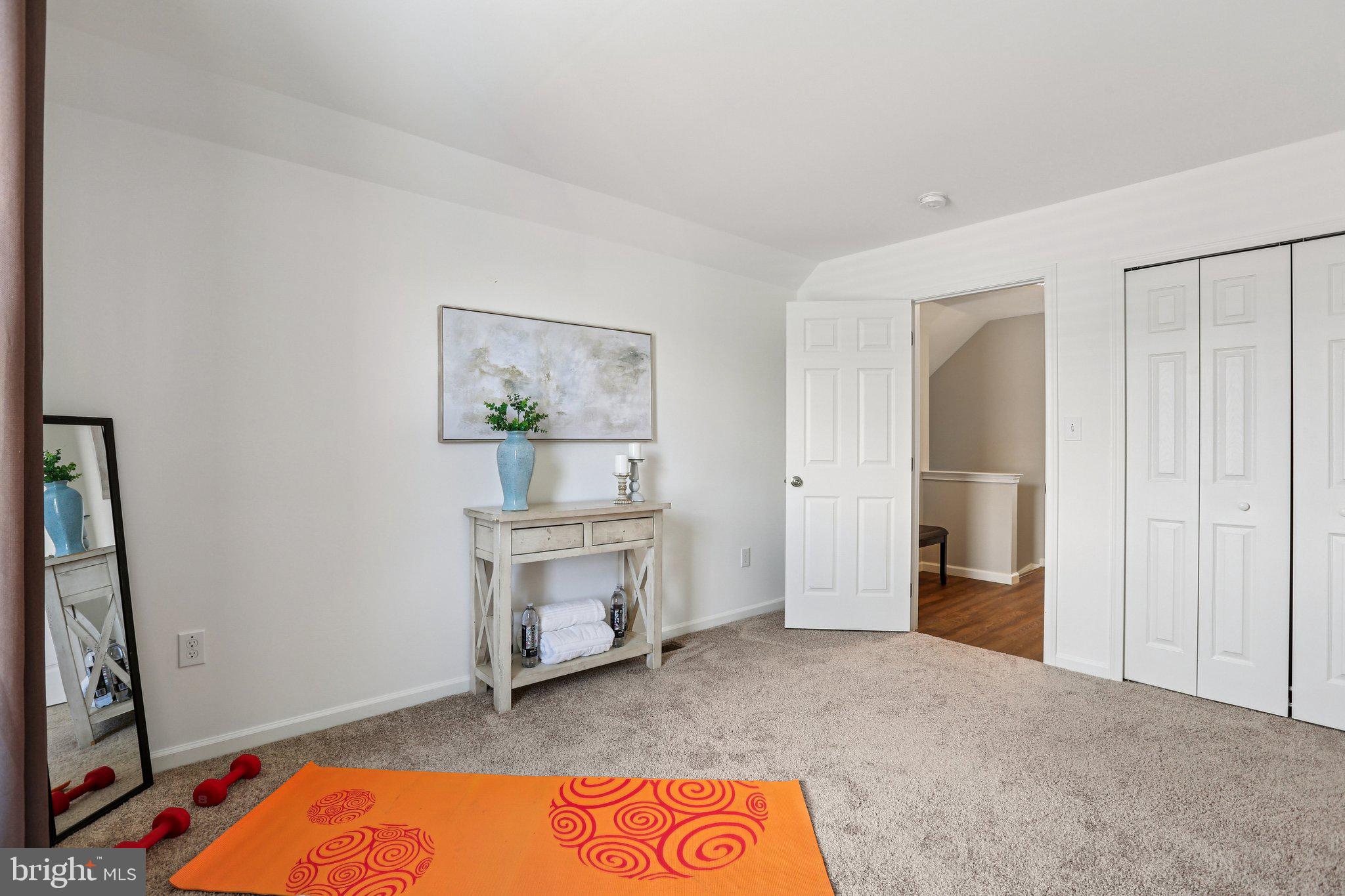 LAUREL VISTAS - Residential