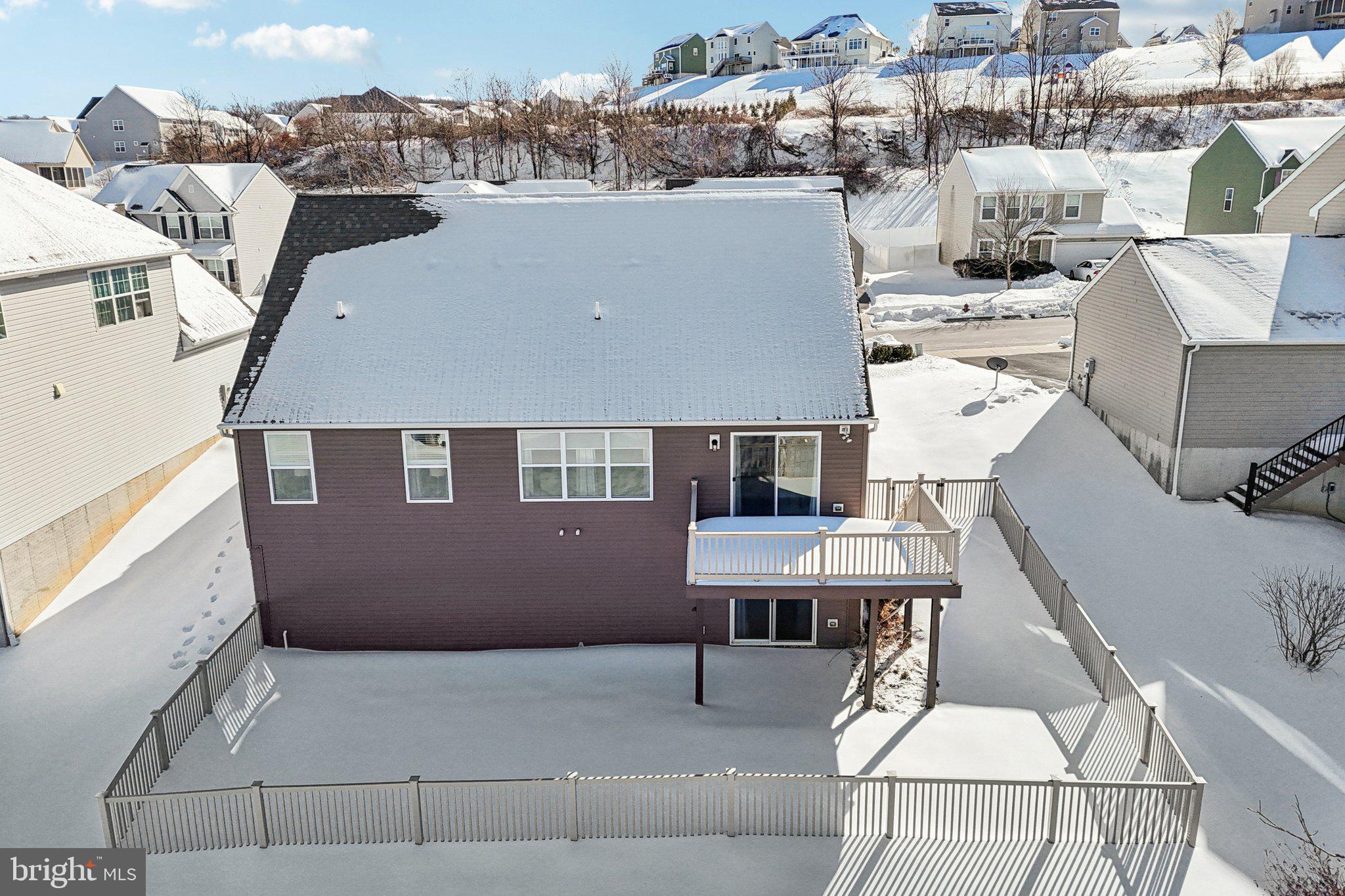 LAUREL VISTAS - Residential