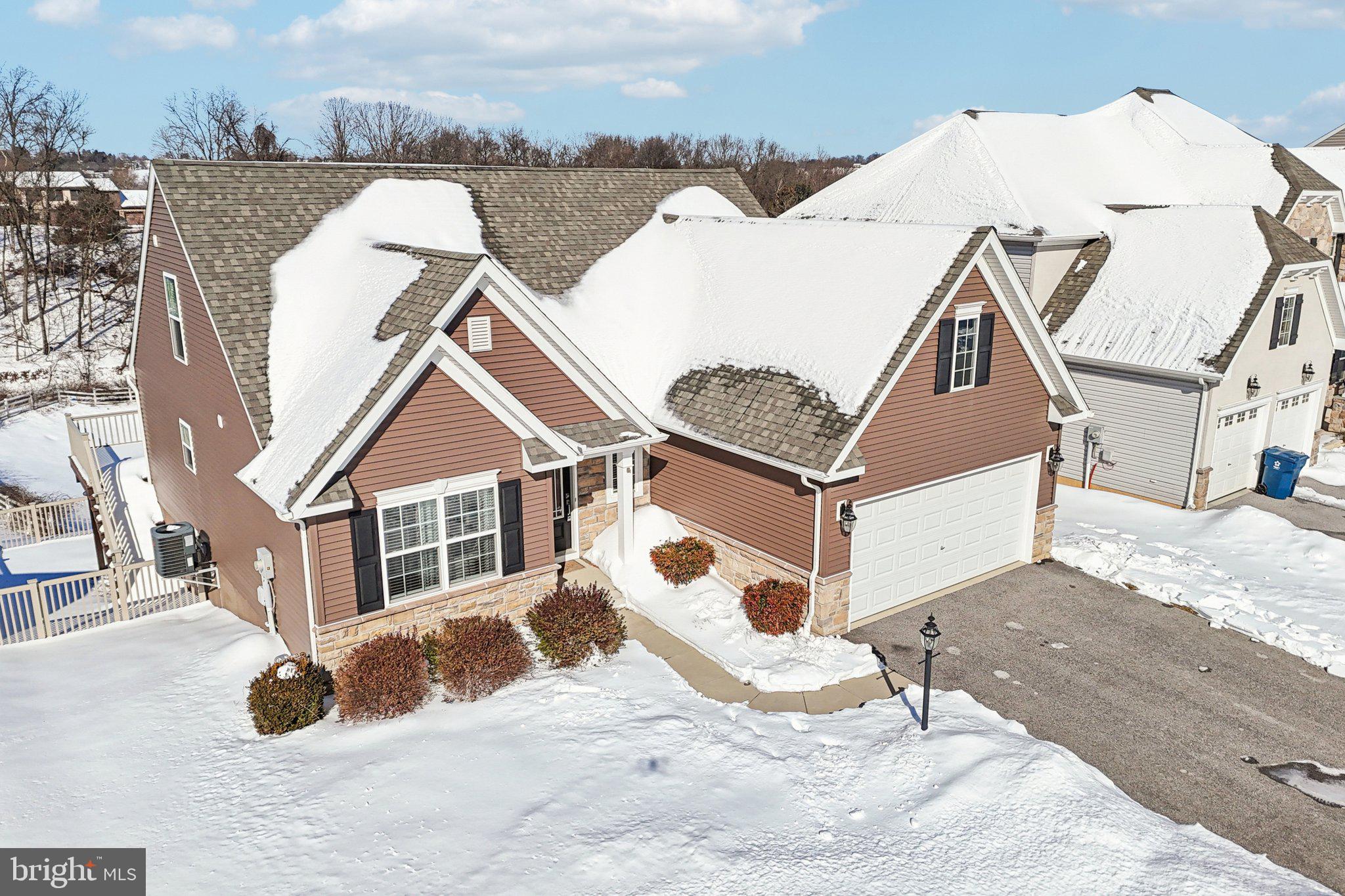 LAUREL VISTAS - Residential