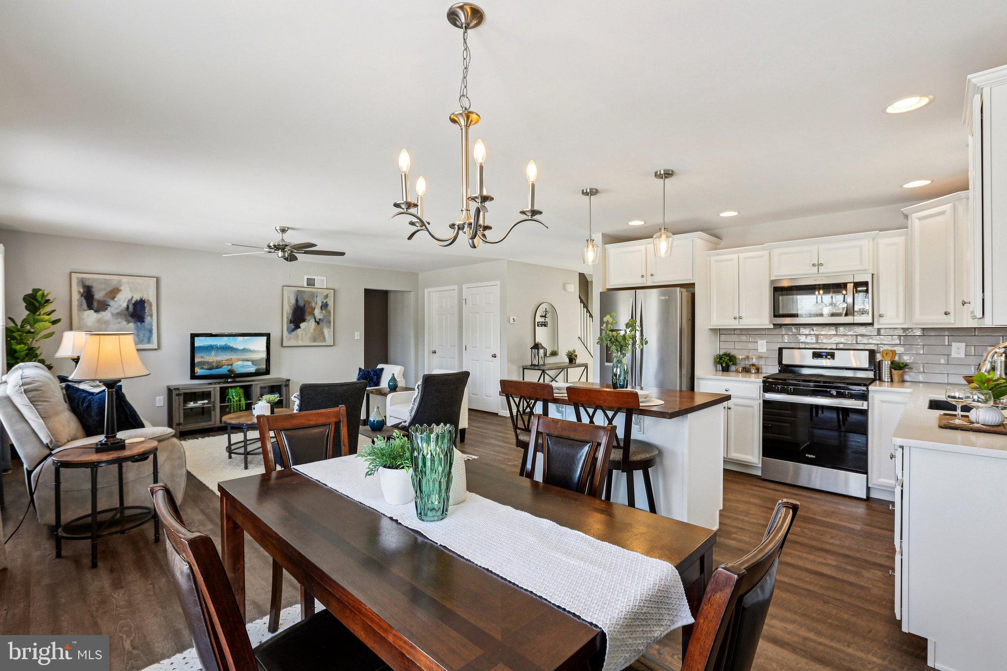 LAUREL VISTAS - Residential