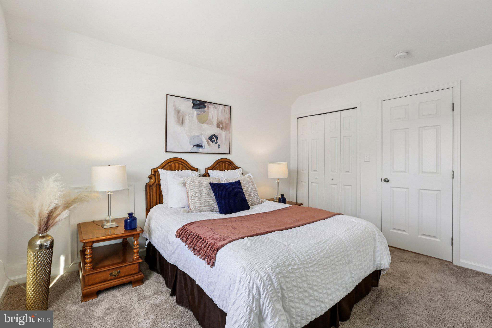 LAUREL VISTAS - Residential