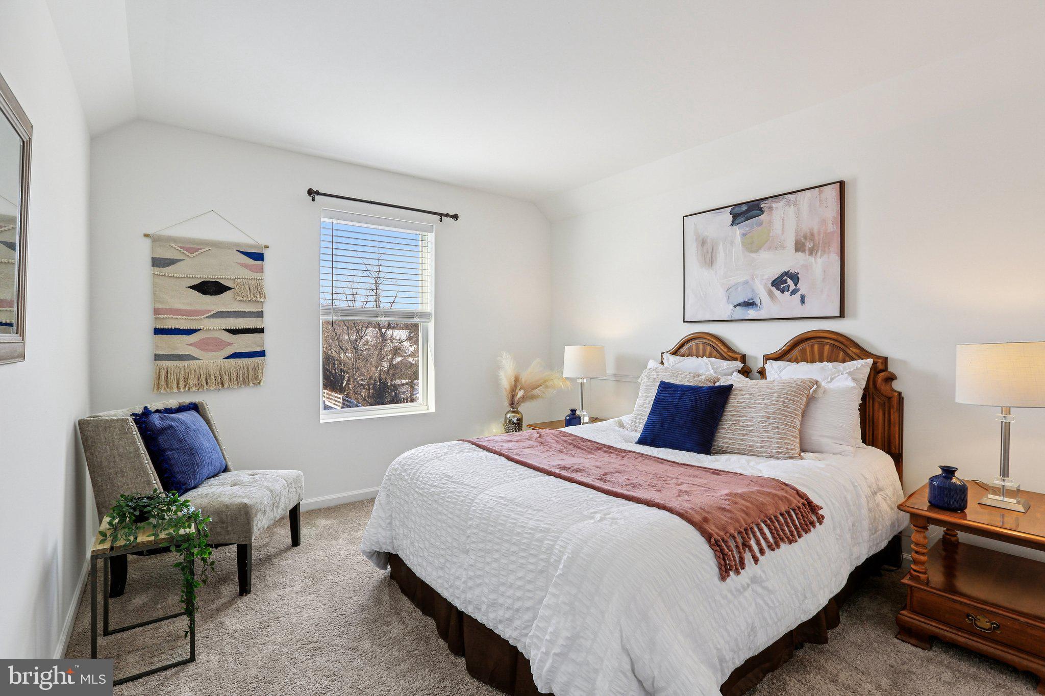 LAUREL VISTAS - Residential