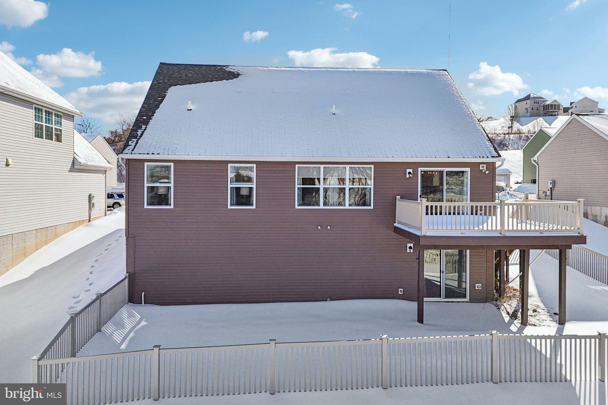 LAUREL VISTAS - Residential