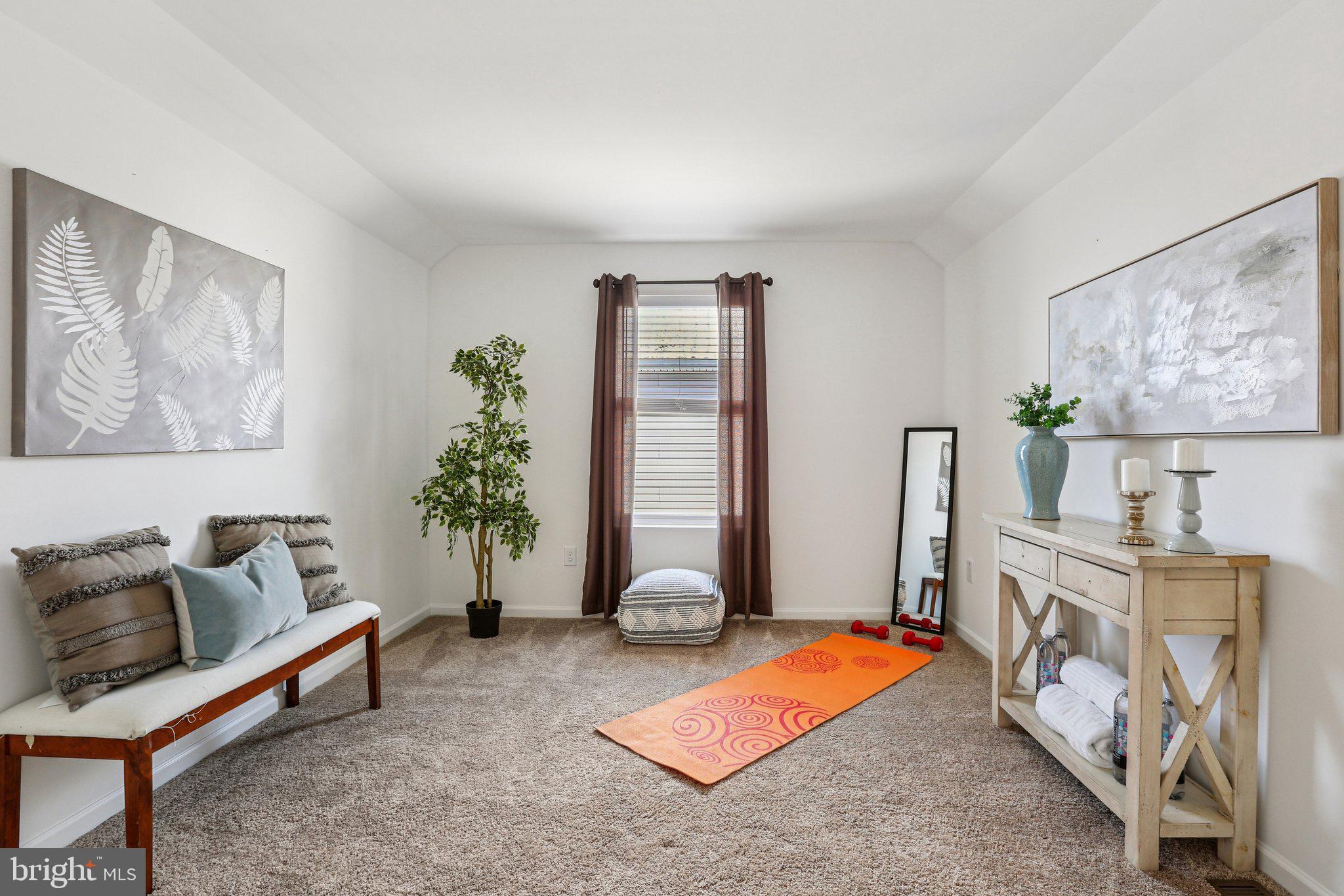 LAUREL VISTAS - Residential