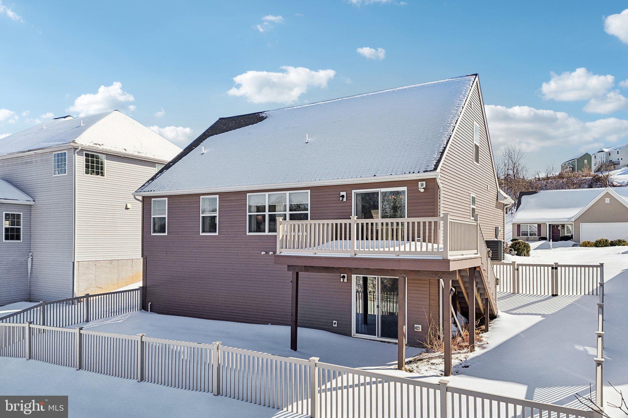 LAUREL VISTAS - Residential