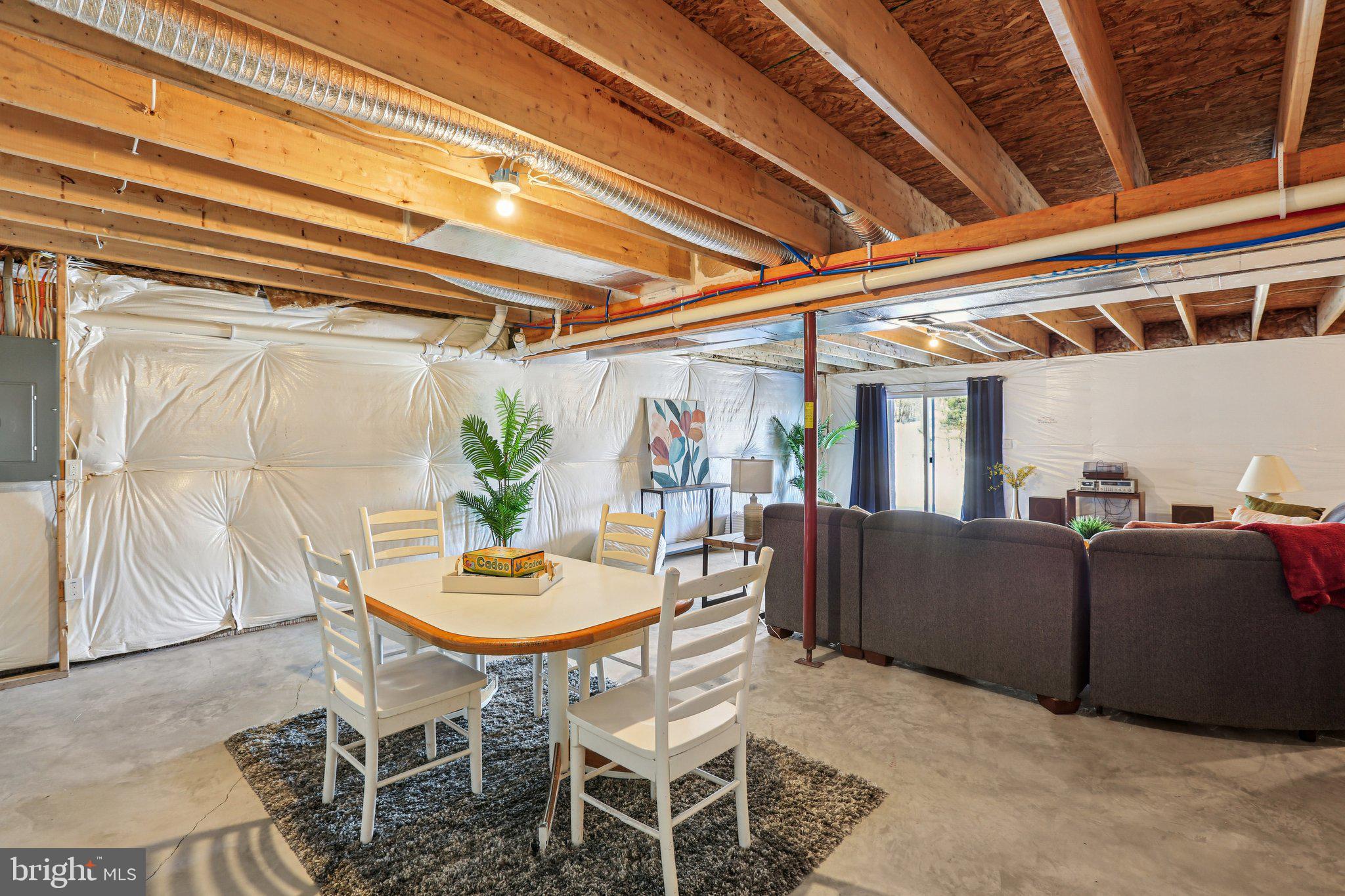 LAUREL VISTAS - Residential