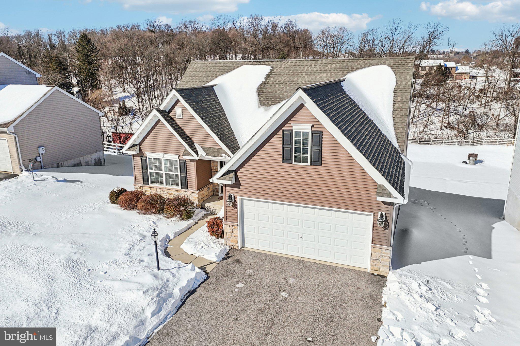 LAUREL VISTAS - Residential