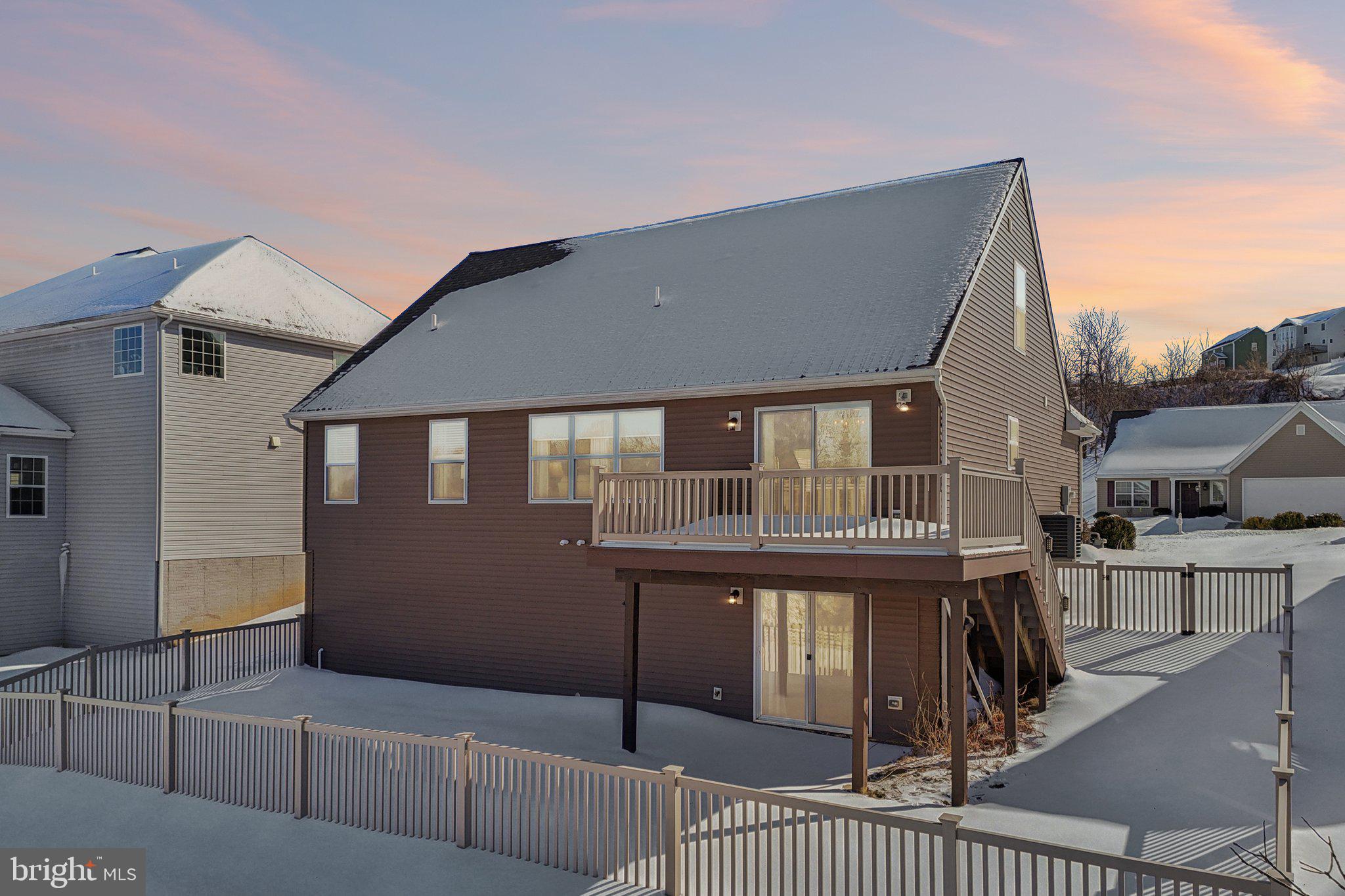 LAUREL VISTAS - Residential