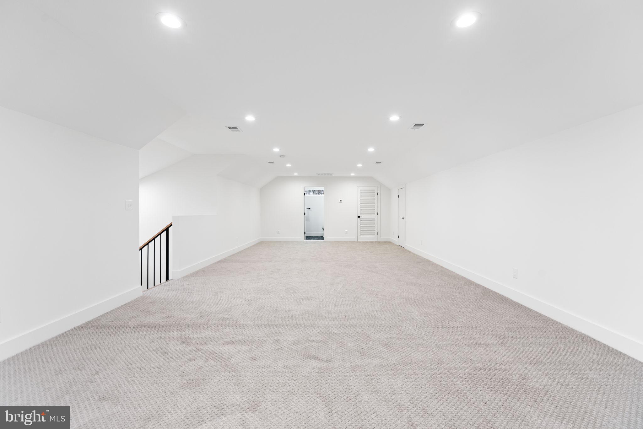 WELLINGTON ESTATES - Residential