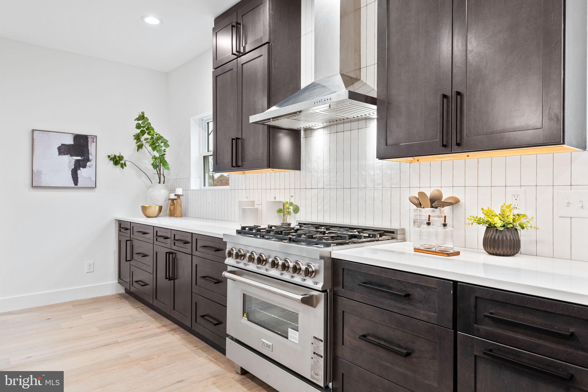 WELLINGTON ESTATES - Residential