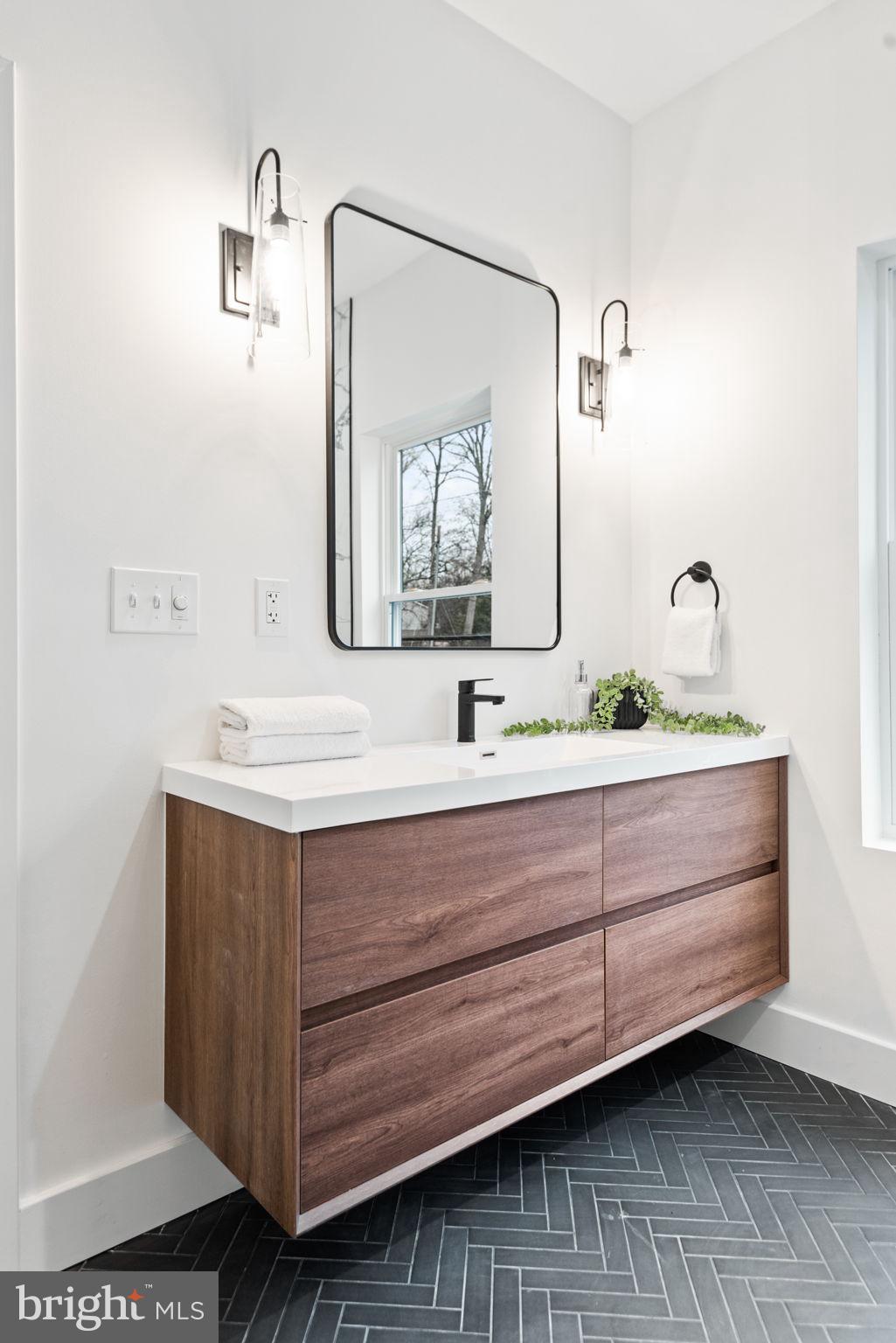 WELLINGTON ESTATES - Residential